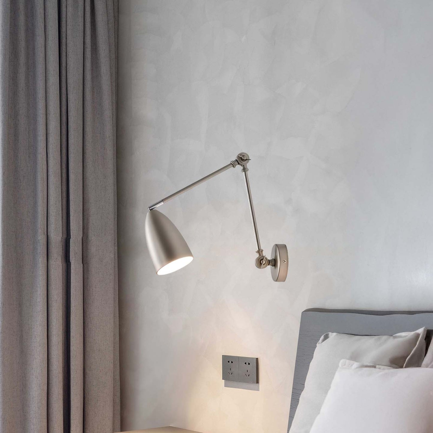 Adjustable Swing Arm Modern Metal Wall Lamp