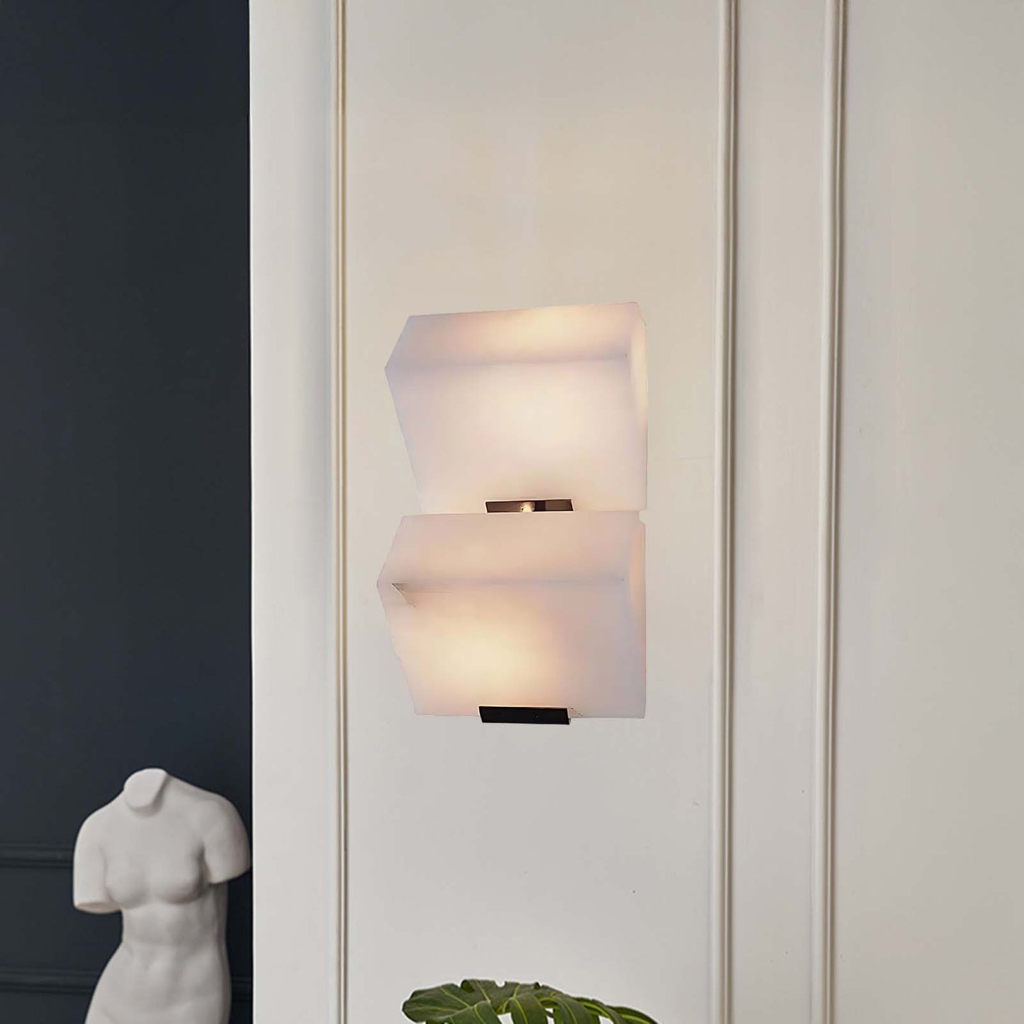 Alabaster Staircase Minimalist Metal Wall Lamp