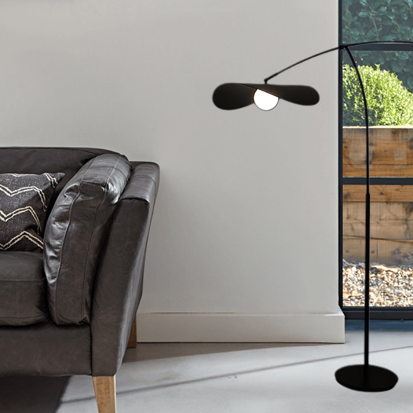 Alonso Minimalist Metal Floor Lamp