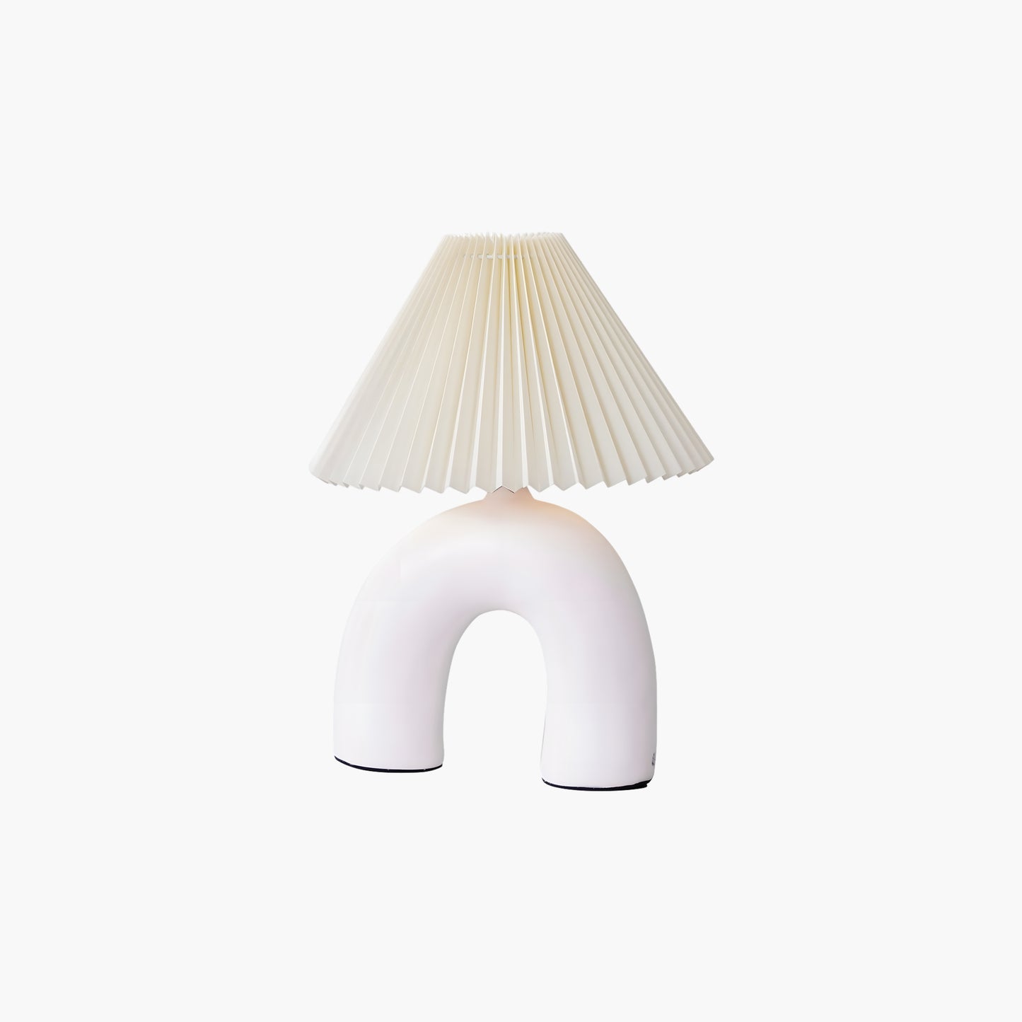 Arched Pleated Classic Metal Table Lamp