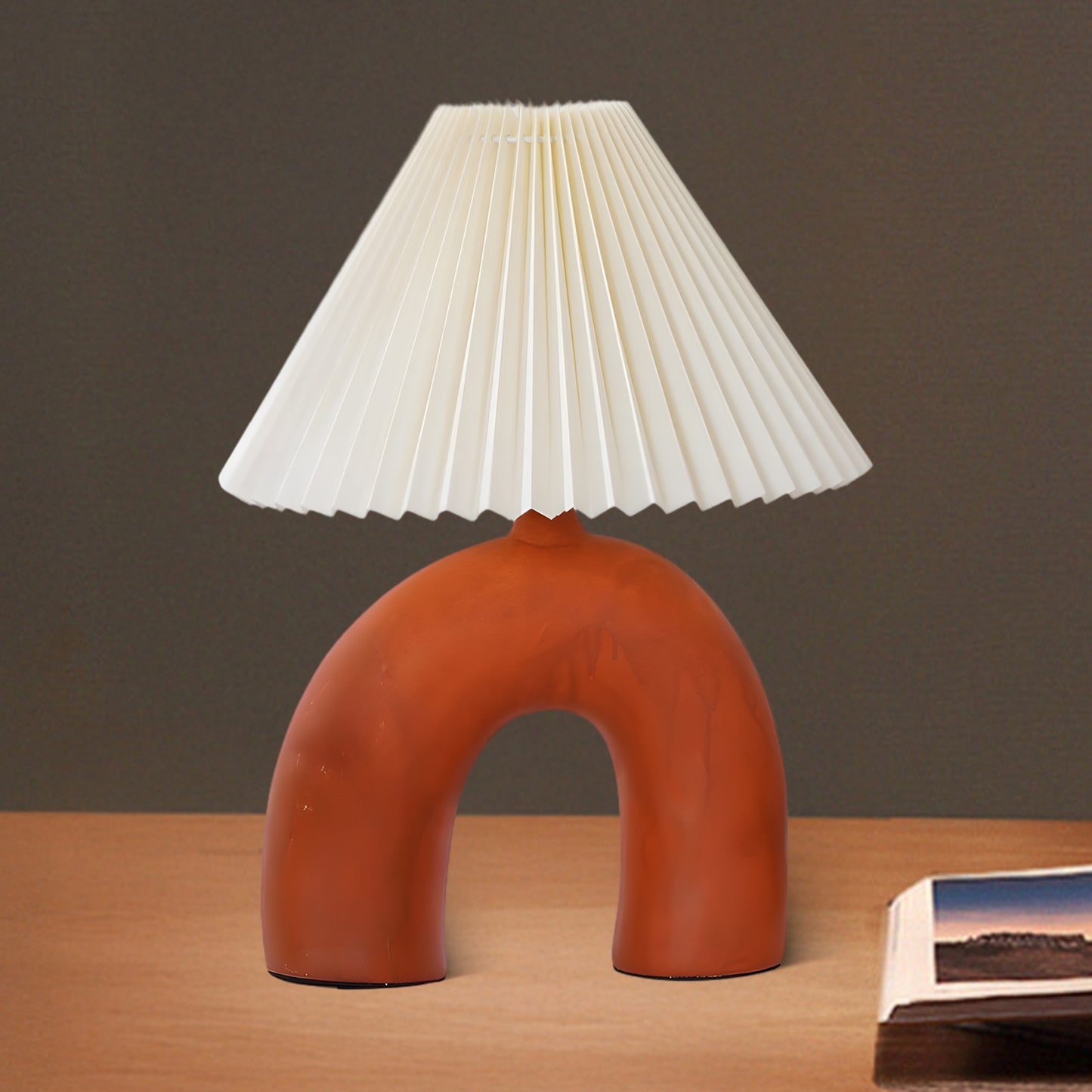 Arched Pleated Classic Metal Table Lamp