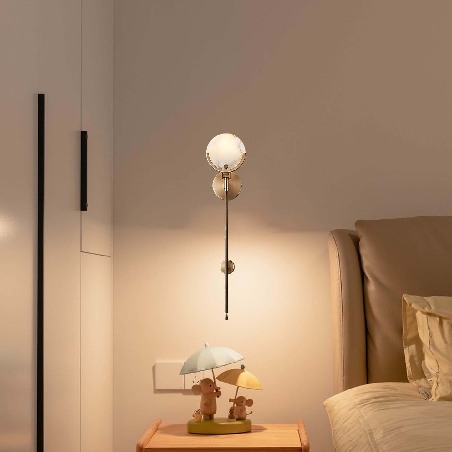 Ava Modern Brass Wall Lamp