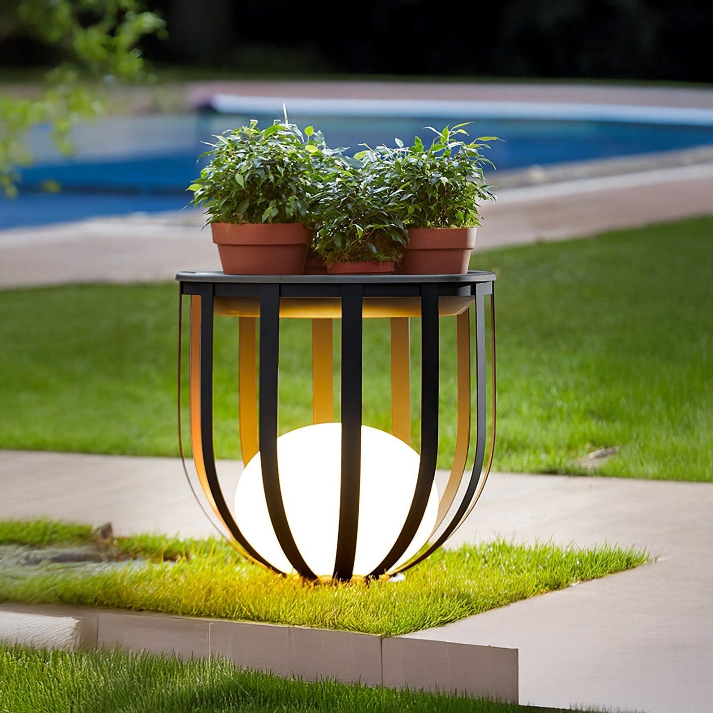 Bols Garden Solar Art Deco Steel Outdoor Lamp