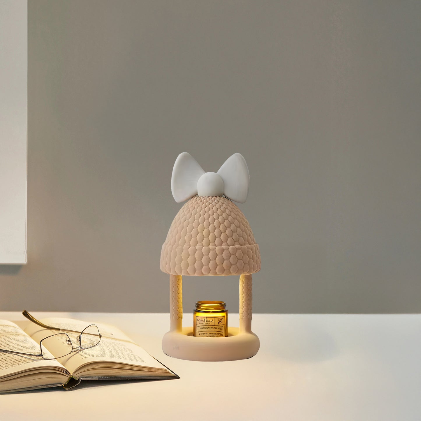 Bow Tie Hat Modern Material Table Lamp