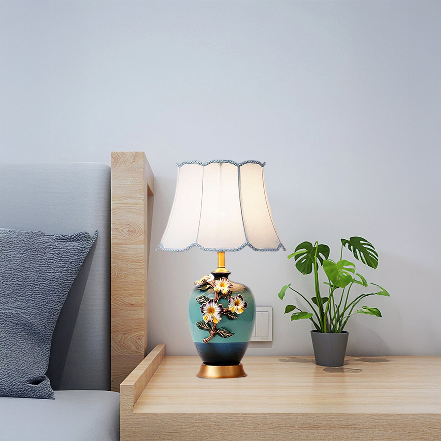 Ceramic Pattern Eclectic Metal Table Lamp