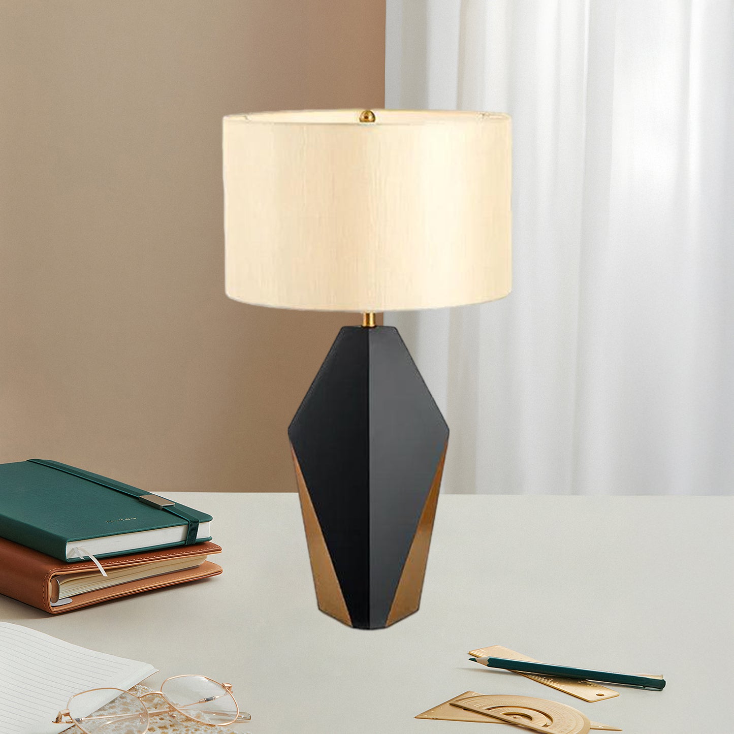 Checklist Modern Metal Table Lamp