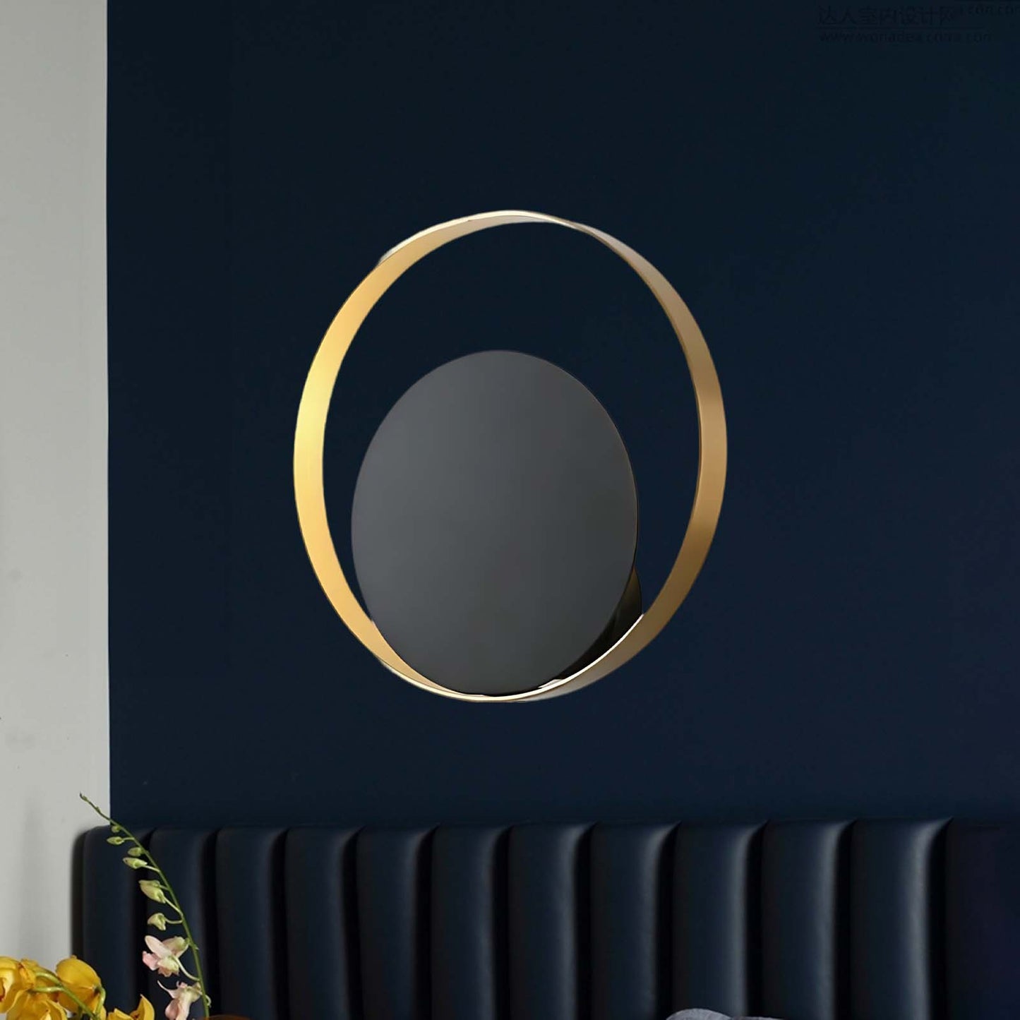 Circle Minimalist Metal Wall Lamp