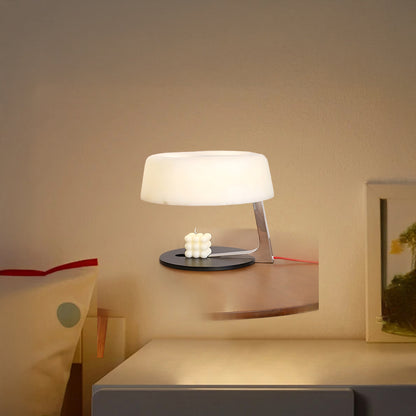 Comete Minimalist Metal Table Lamp