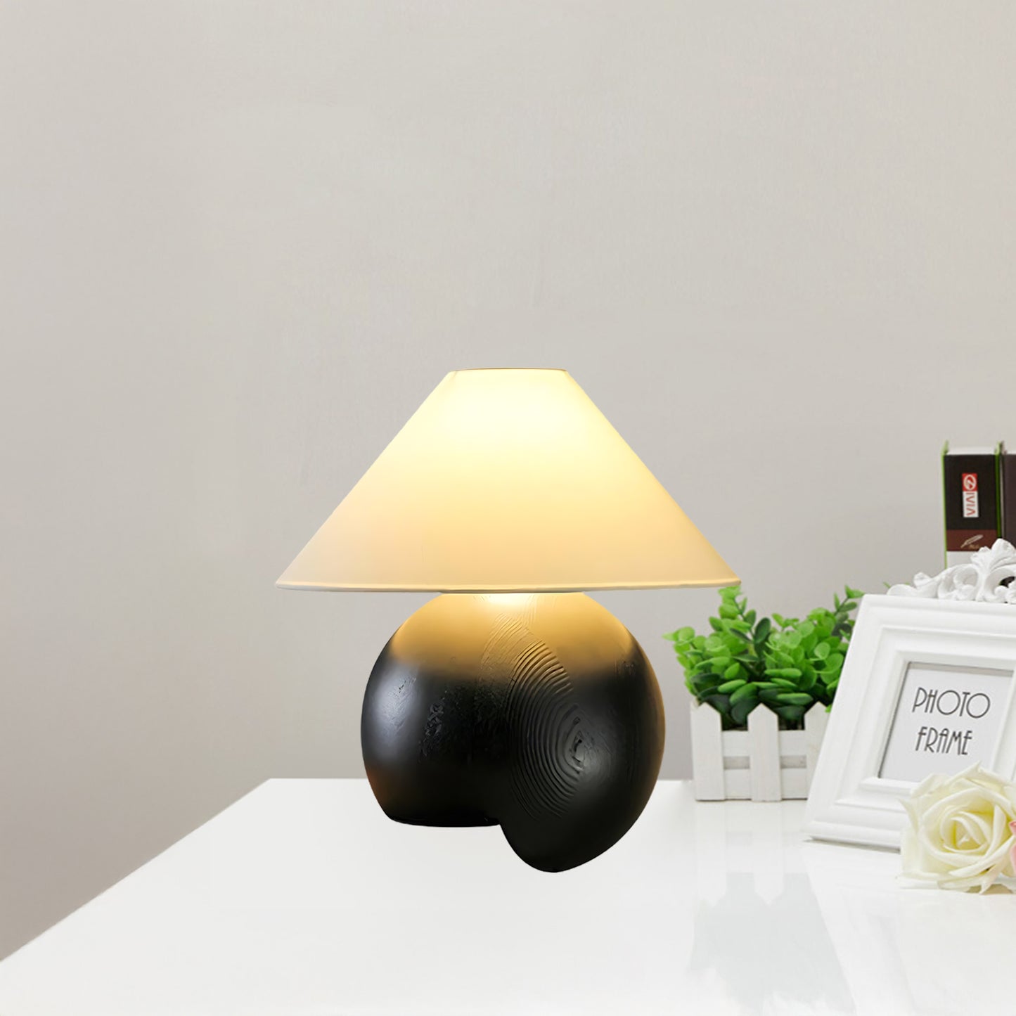 Corner Log Luxury Wood Table Lamp