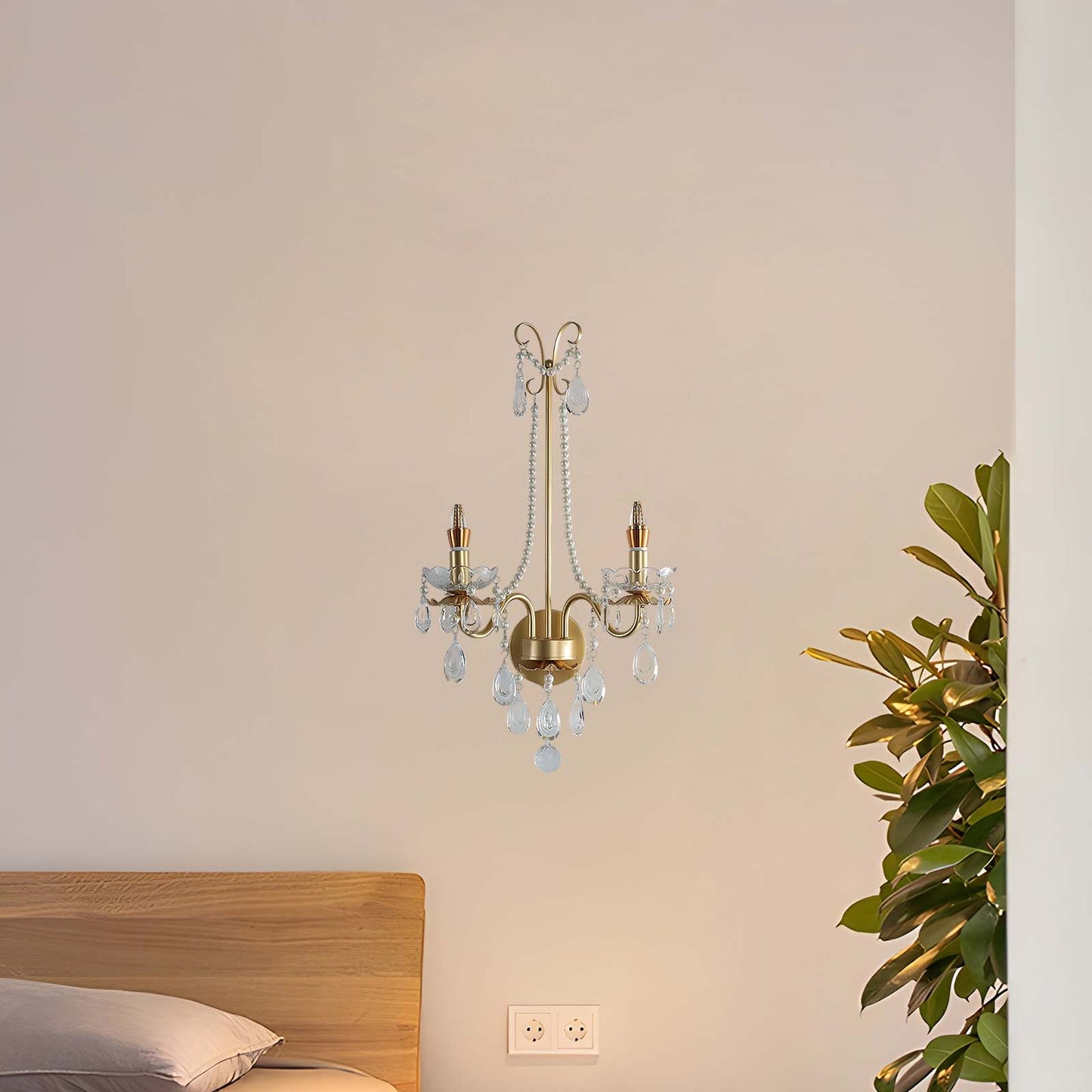 Crystal Pearl Chain Classic Wall Lamp