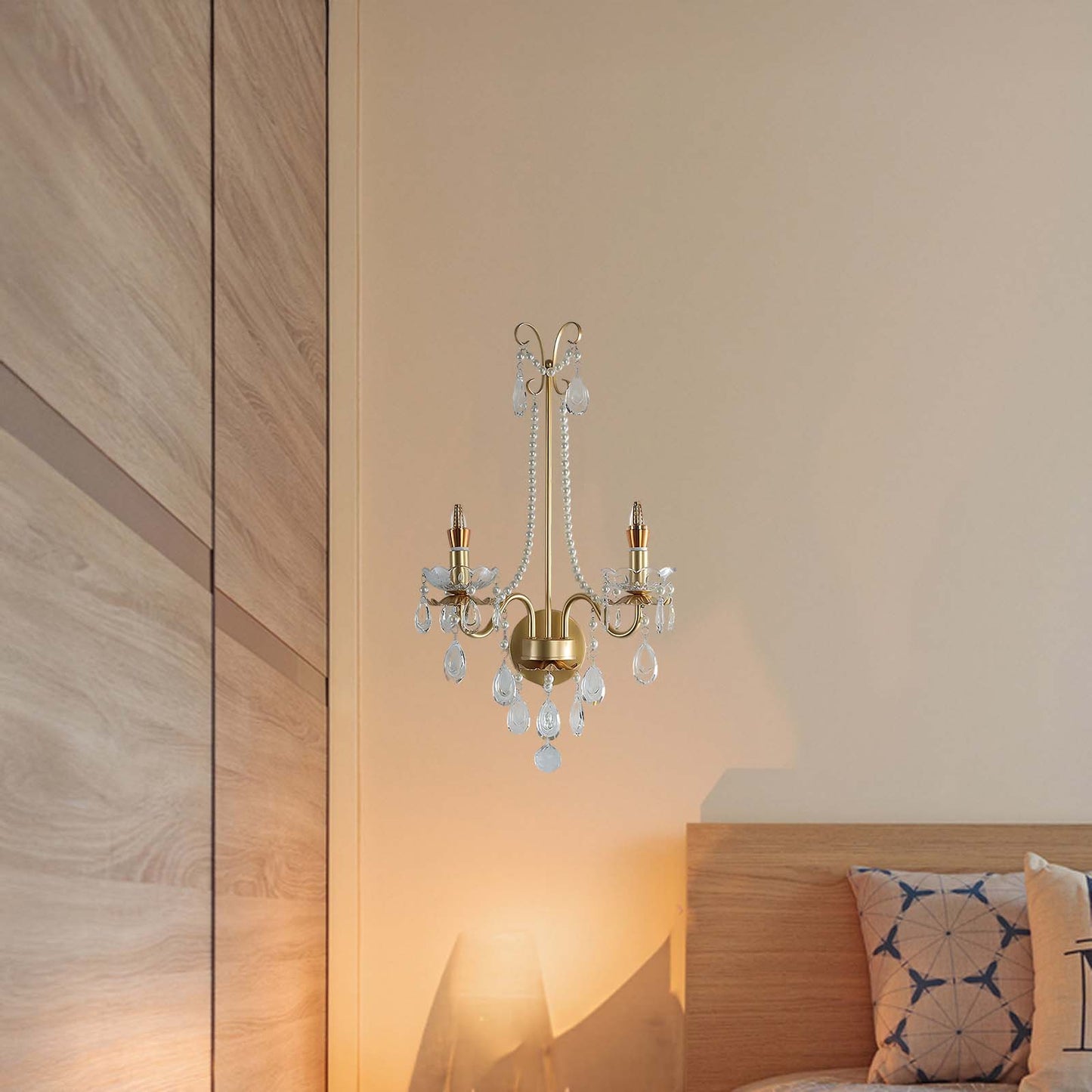 Crystal Pearl Chain Classic Wall Lamp