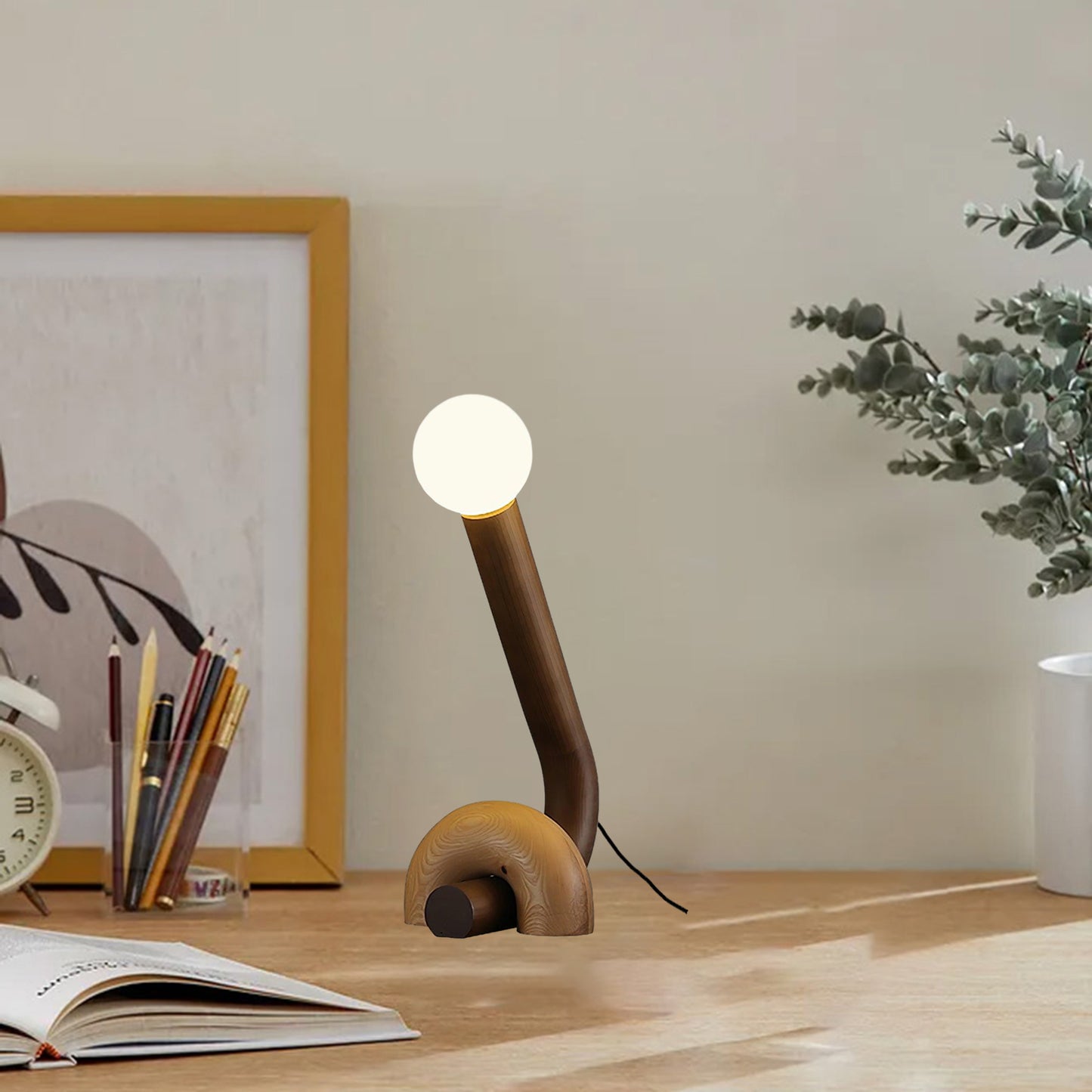 Curled Luxury Wood Table Lamp