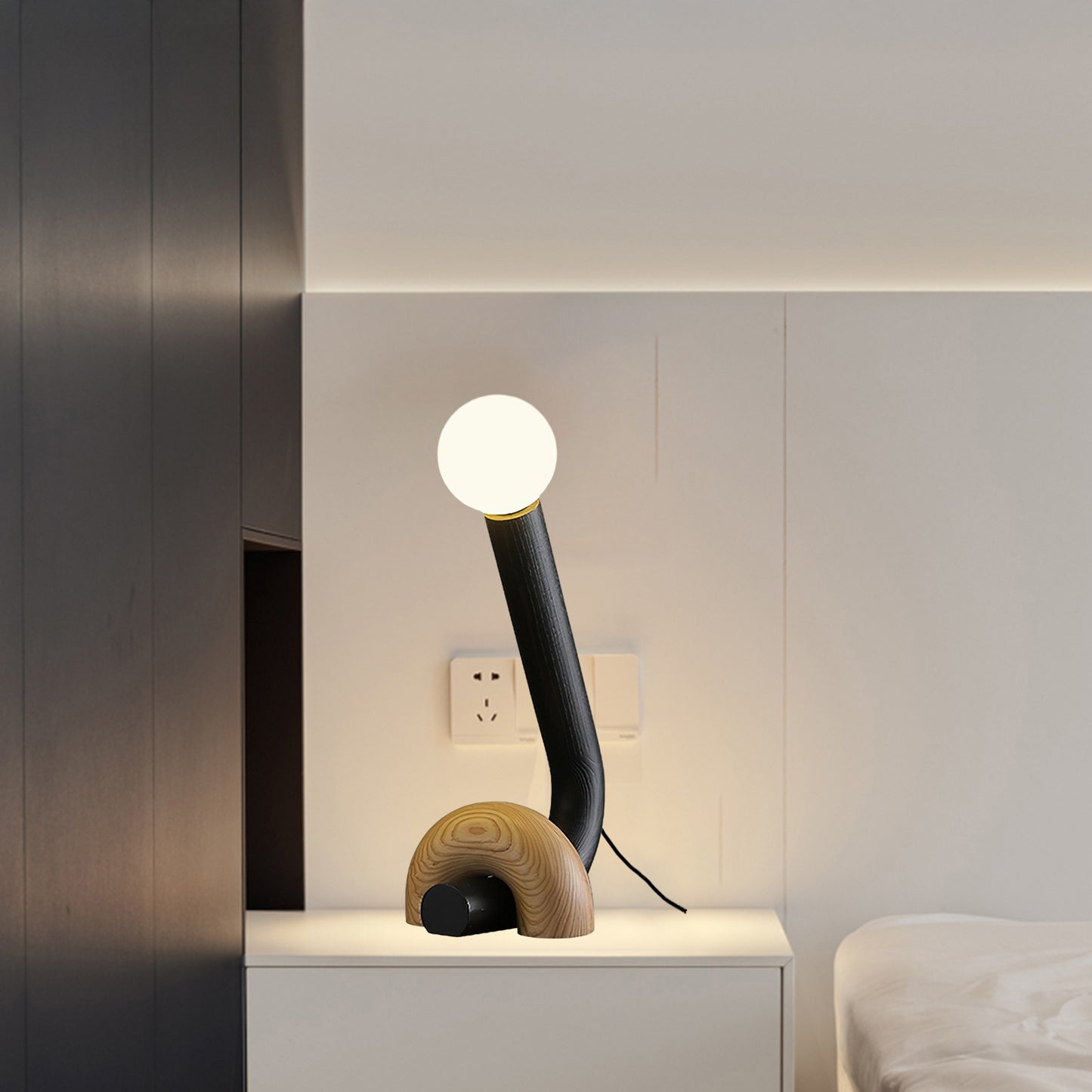 Curled Luxury Wood Table Lamp