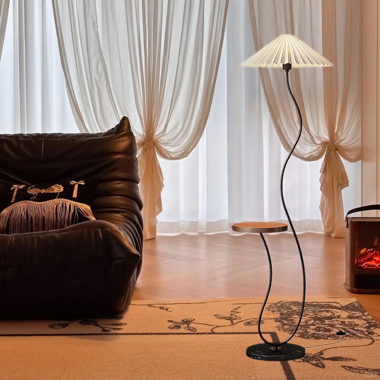 Curvatura Contemporary Metal Floor Lamp