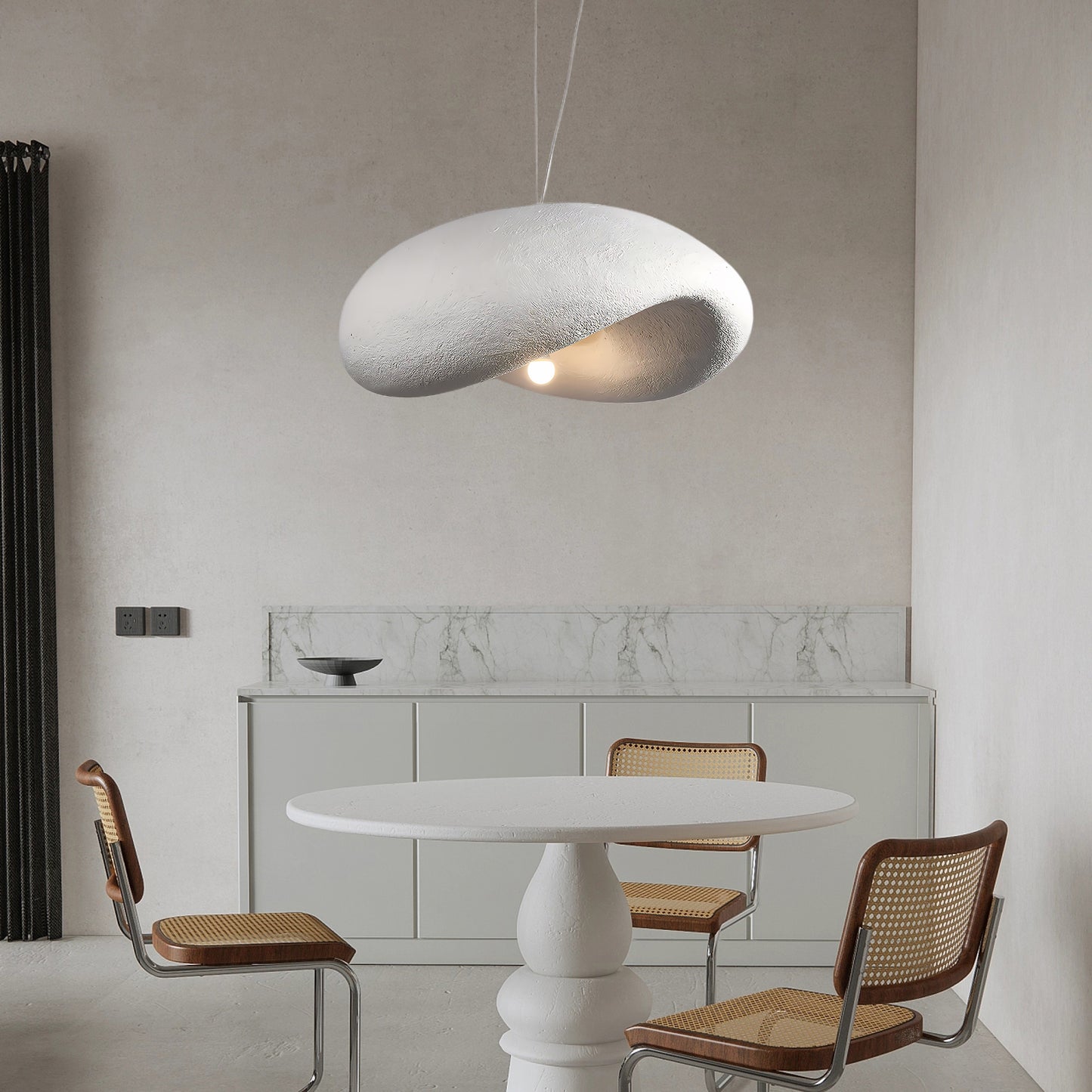 Dunia Minimalist Metal Pendant Lamp