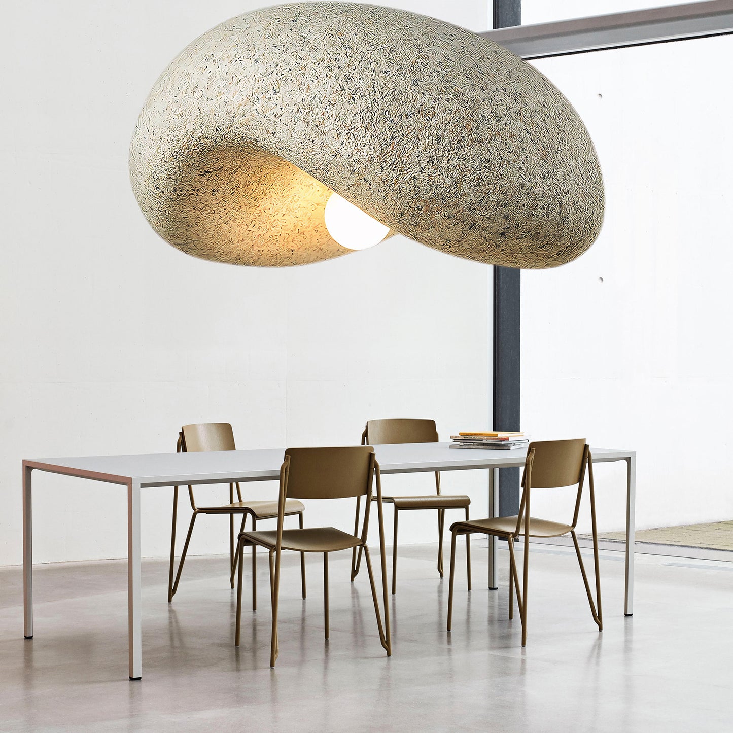 Dunia Speckled Minimalist Metal Pendant Lamp