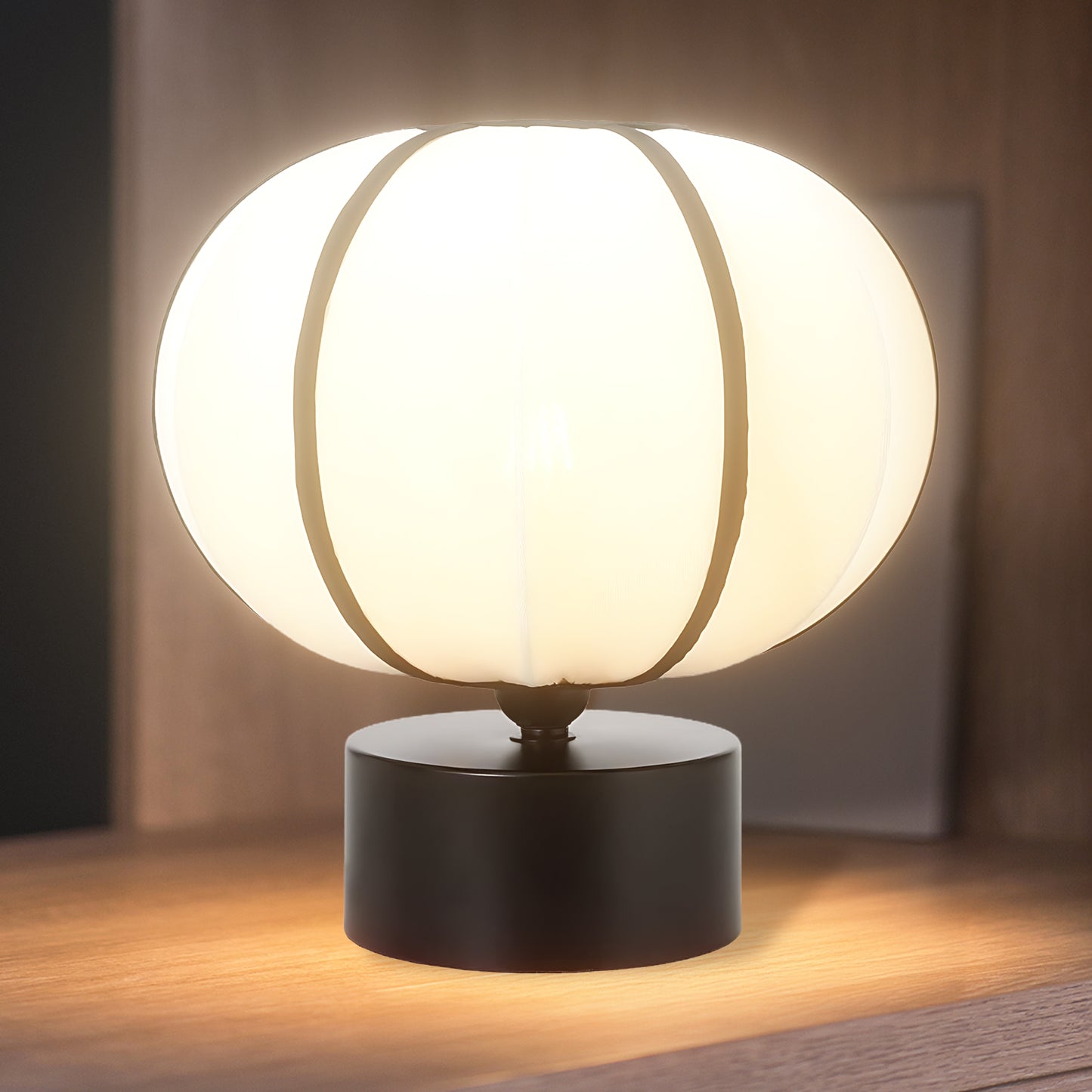 Ellos Modern Metal Table Lamp