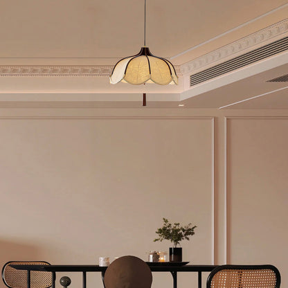 Evelyn Classic Metal Pendant Lamp