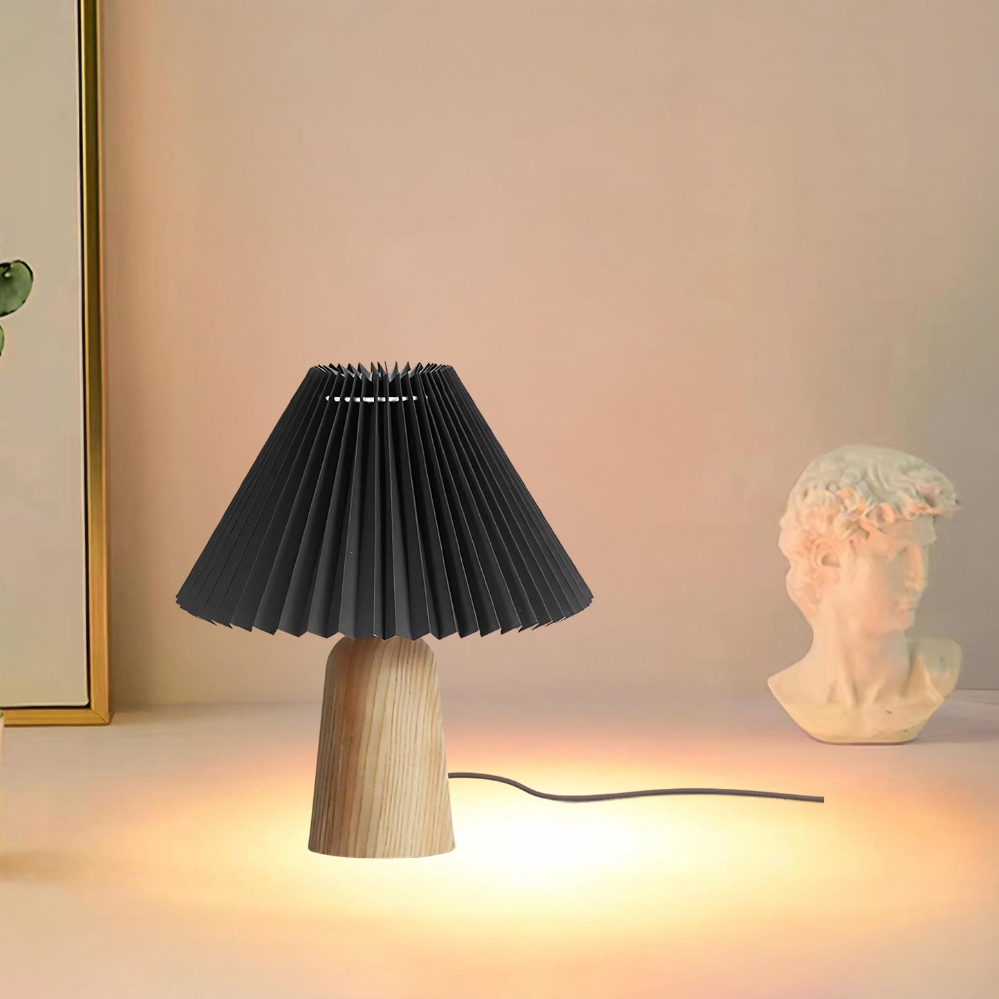 Facet Luxury Metal Table Lamp