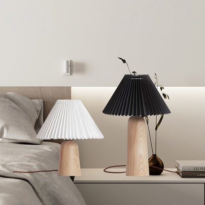 Facet Luxury Metal Table Lamp