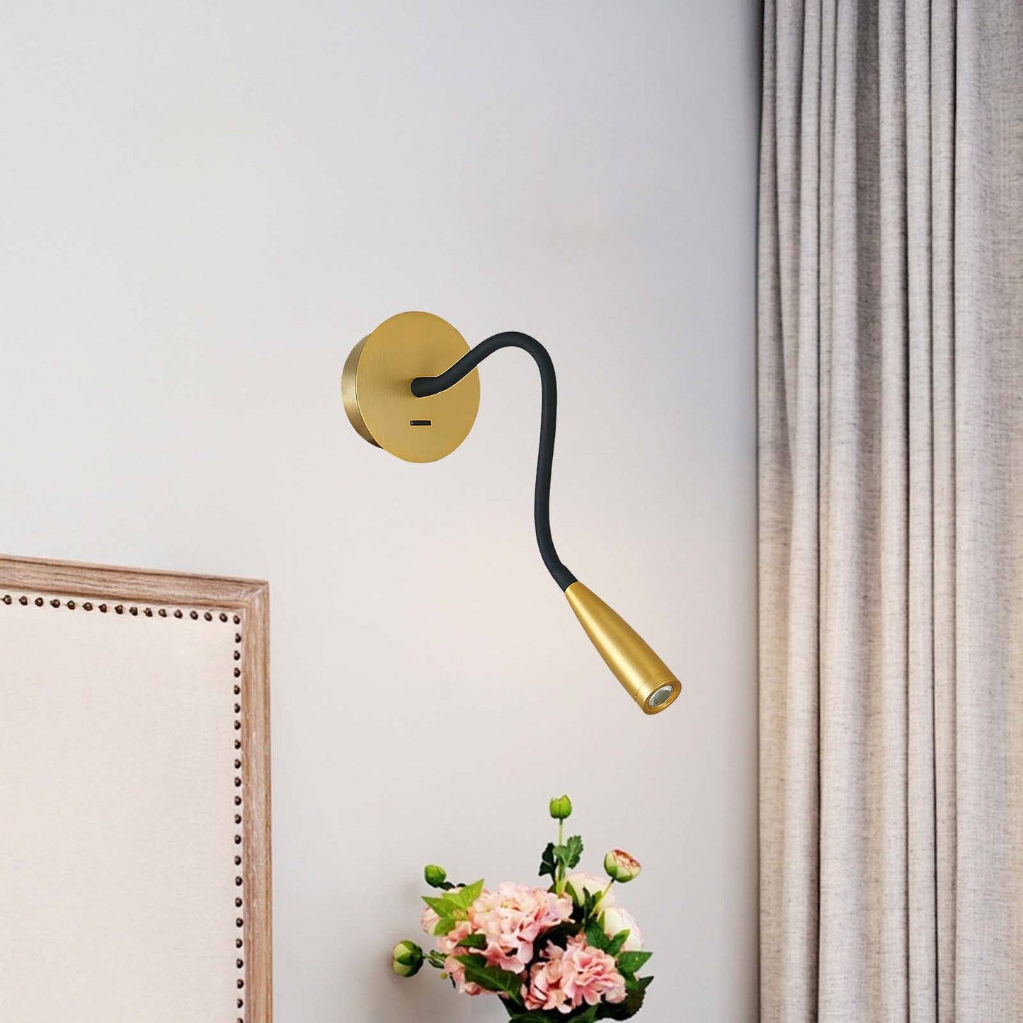 Flexi Hose Eclectic Metal Wall Light