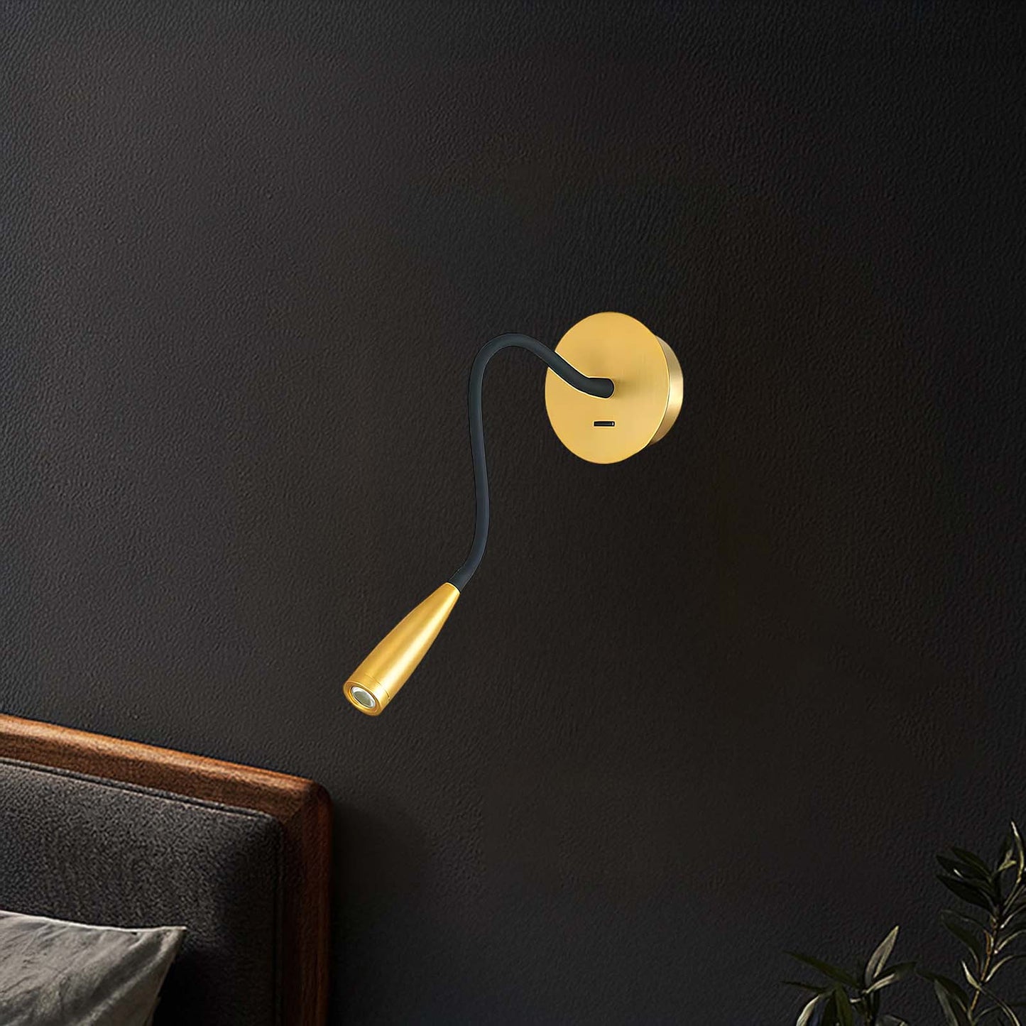 Flexi Hose Eclectic Metal Wall Light