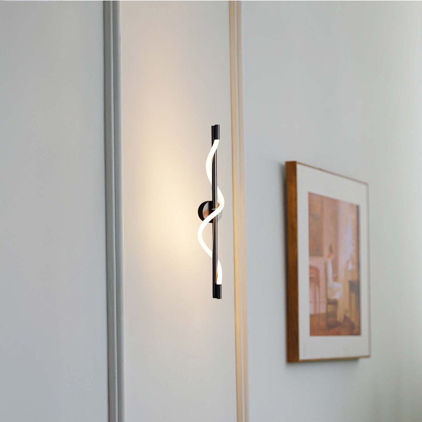 Flexible Linear Curve Minimalist Metal Wall Lamp