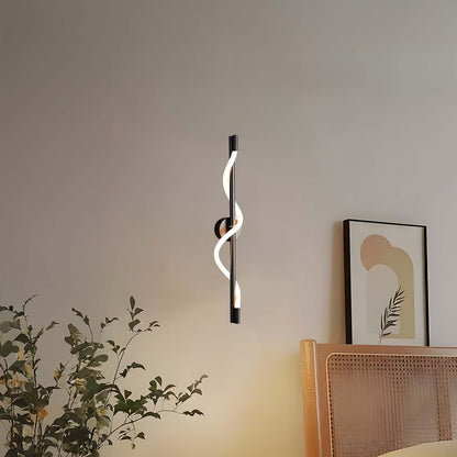 Flexible Linear Curve Minimalist Metal Wall Lamp