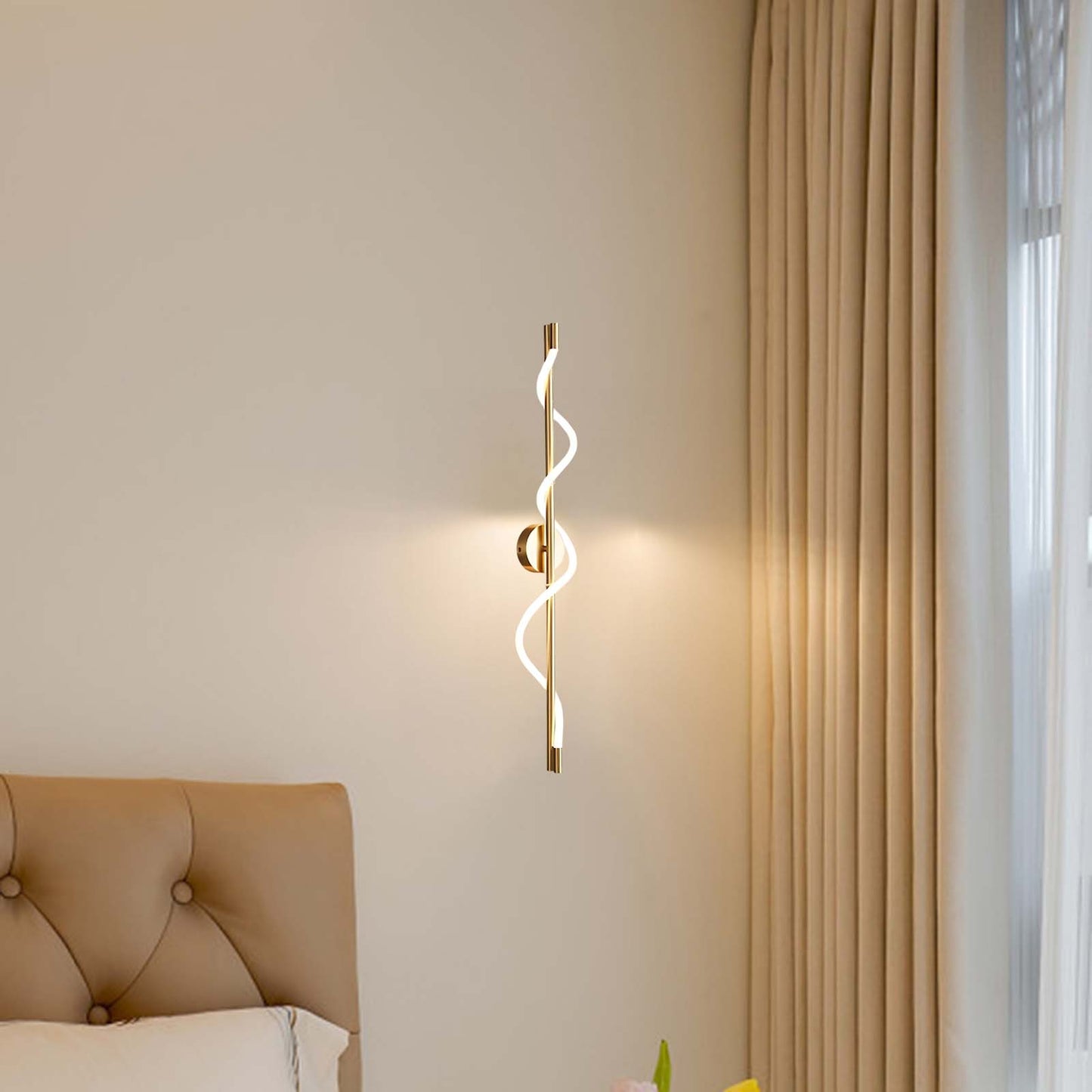 Flexible Linear Curve Minimalist Metal Wall Lamp