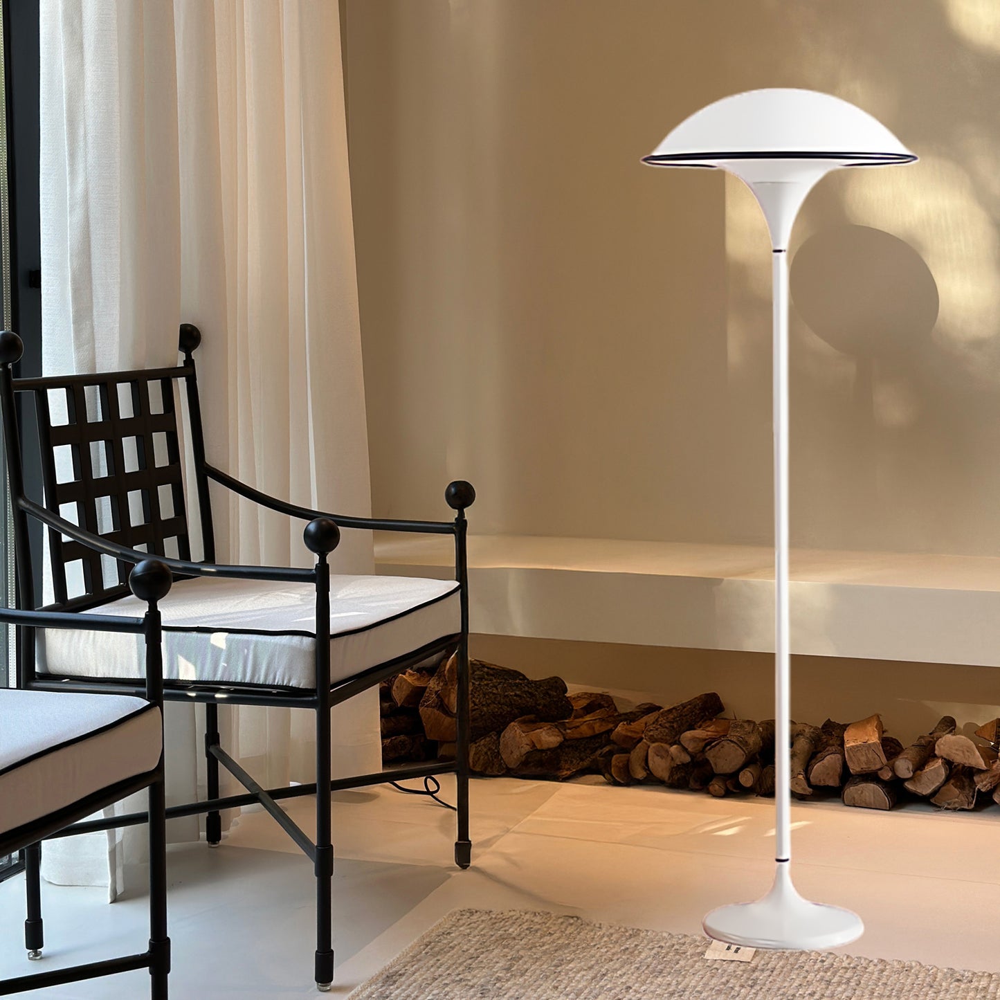 Fontana Minimalist Metal Floor Lamp