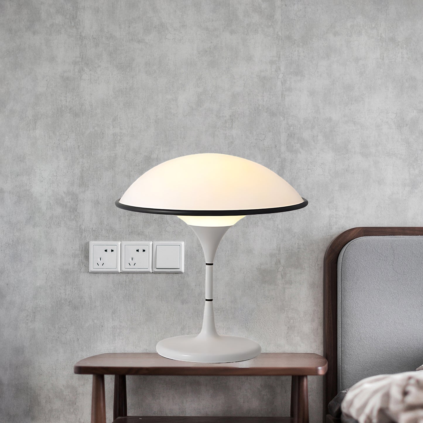 Fontana Retro Metal Table Lamp