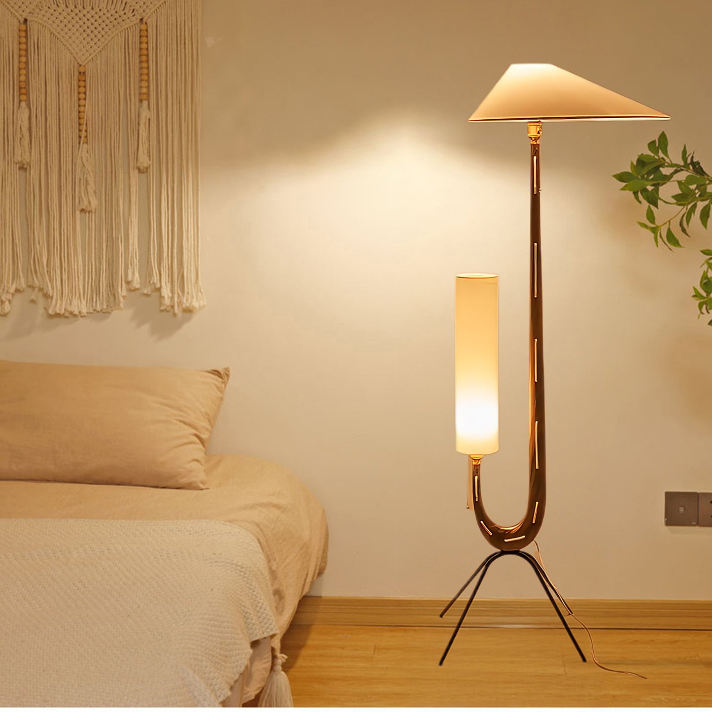 Giraffe Eclectic Metal Floor Lamp