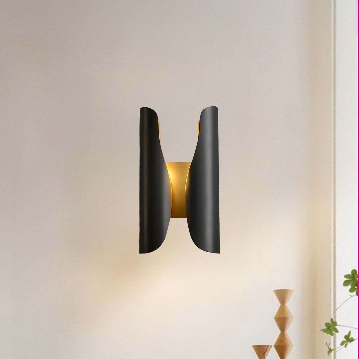 Guardian Contemporary Metal Wall Sconce