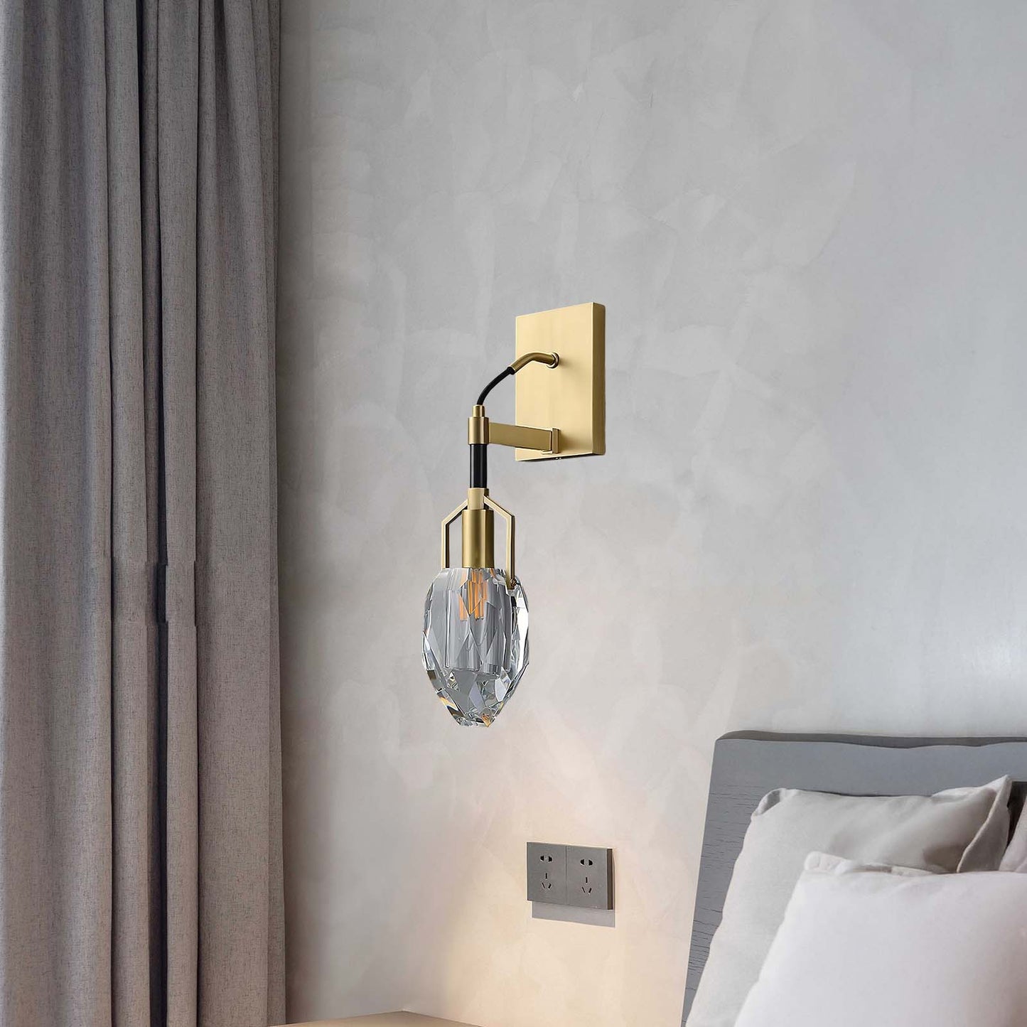 Lavilla Minimalist Metal Wall Lamp