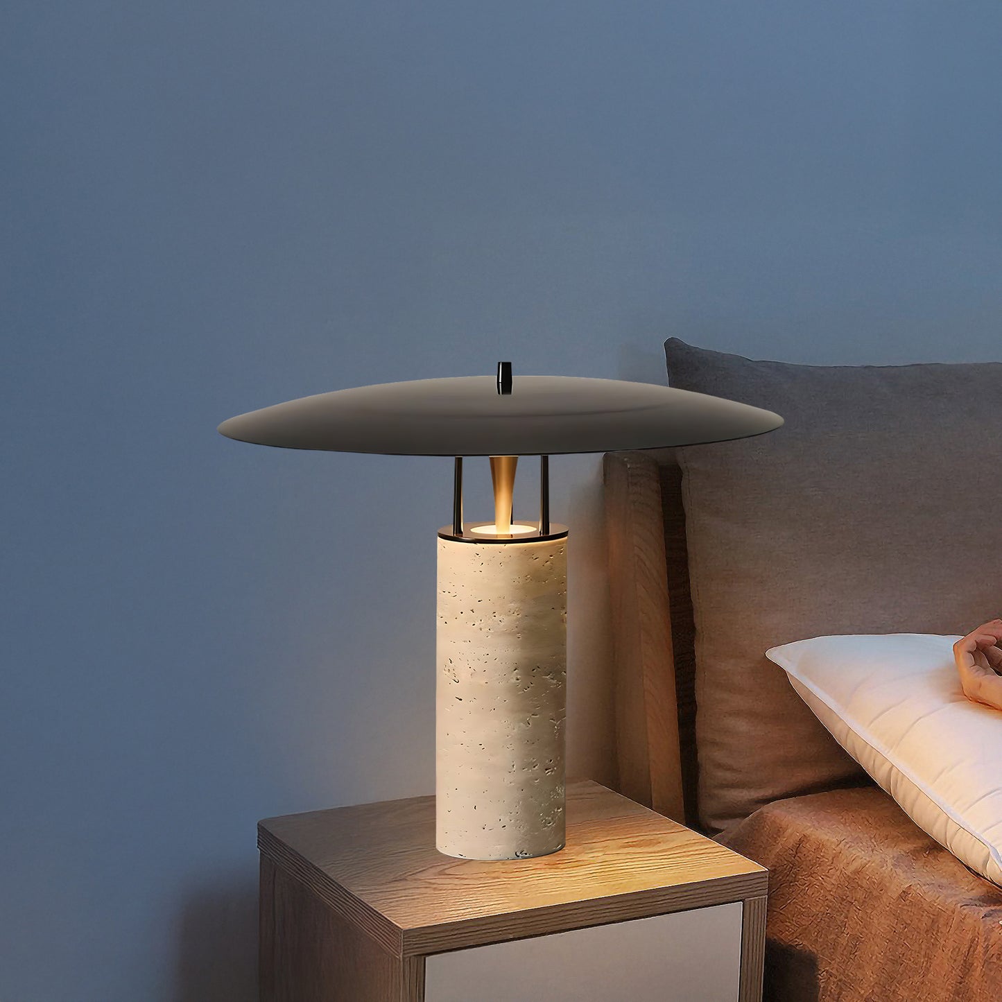 Luna Minimalist Metal Table Lamp