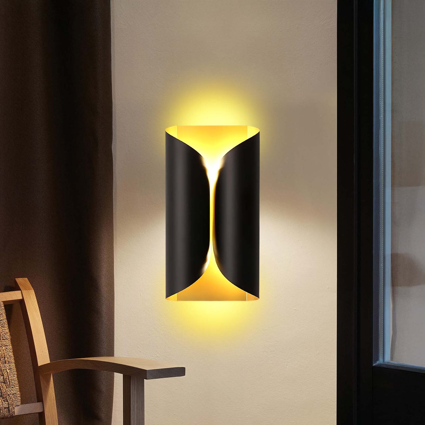 Lux Modern Metal Wall Light