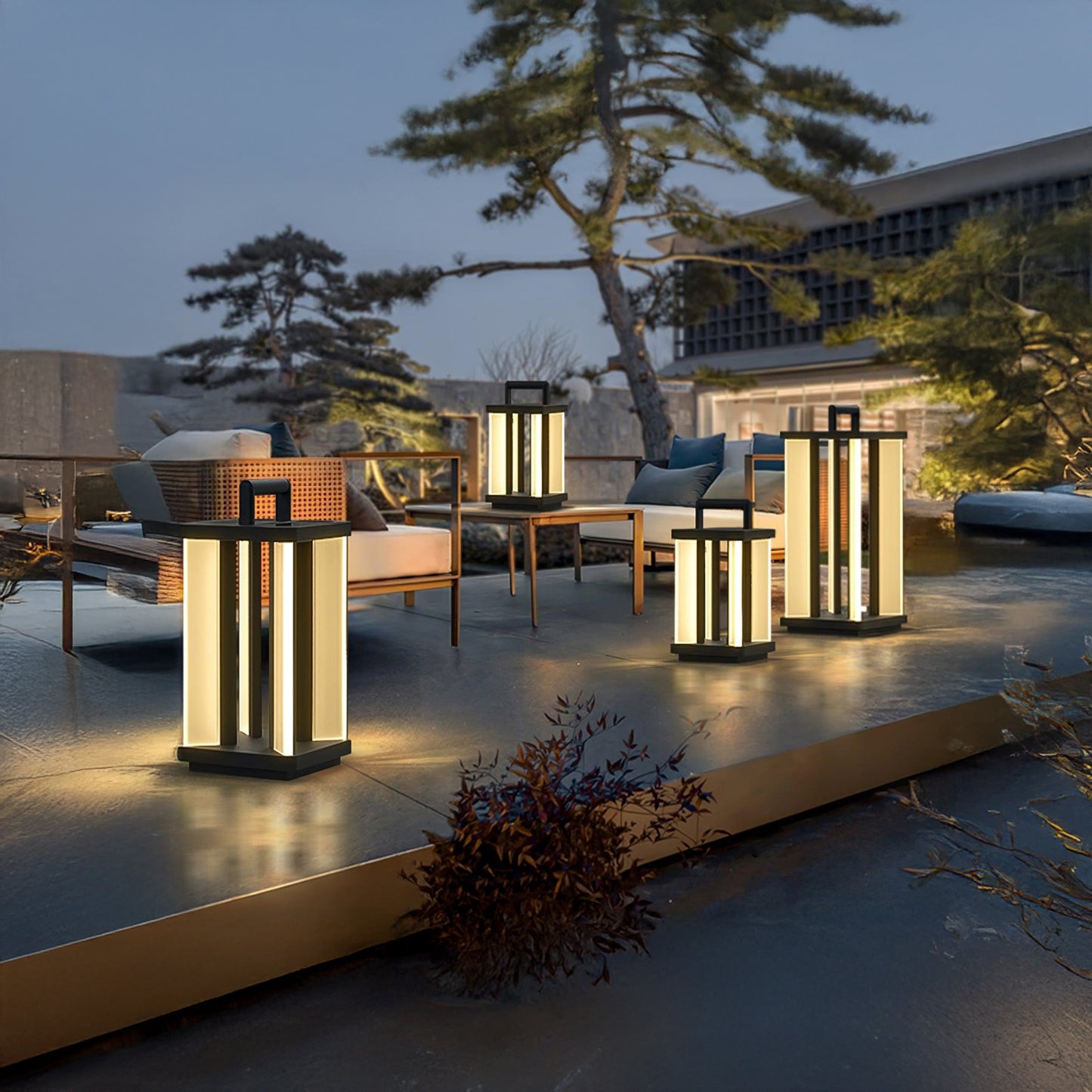 Metroluxe Minimalist Metal Outdoor Light