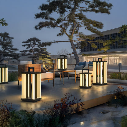 Metroluxe Minimalist Metal Outdoor Light