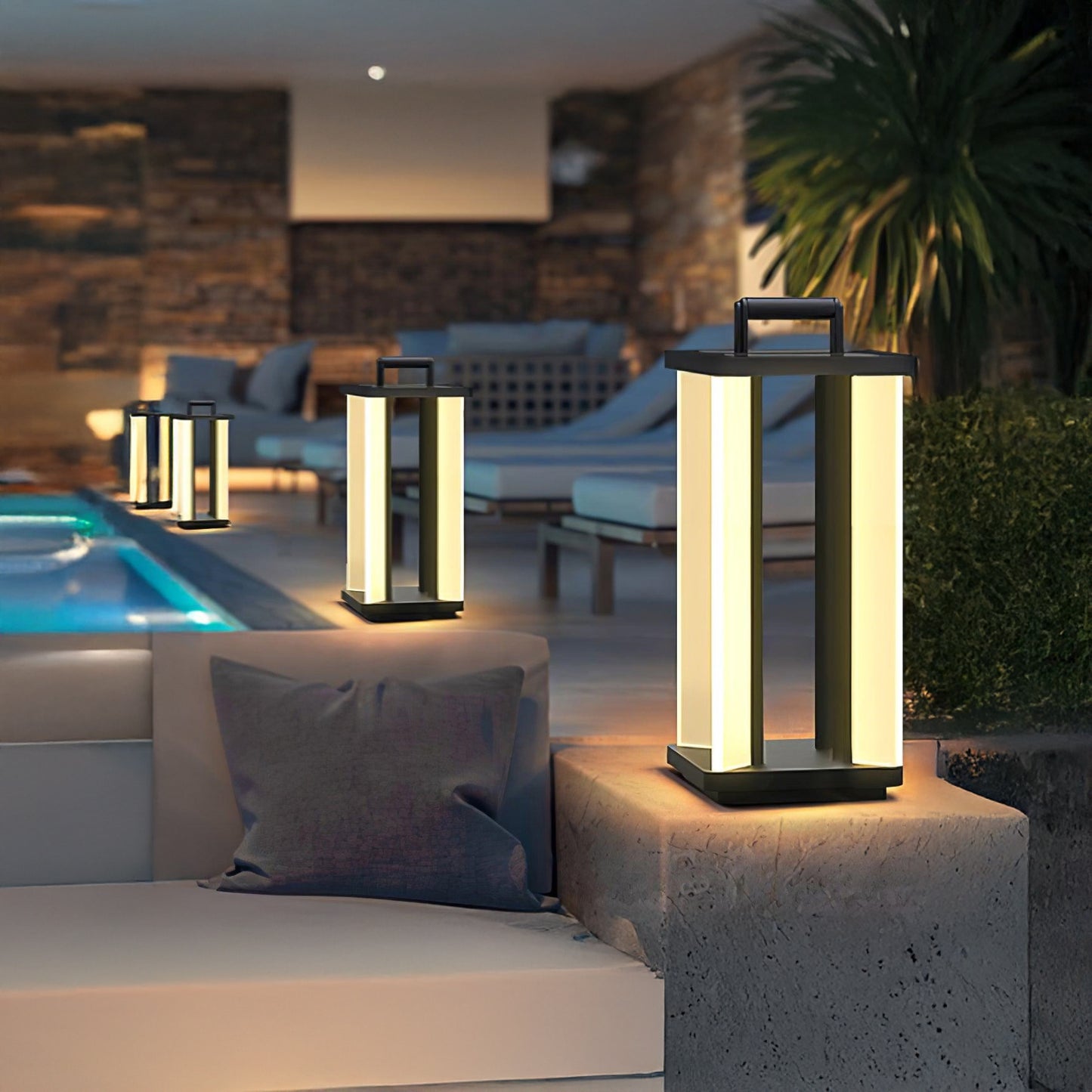 Metroluxe Minimalist Metal Outdoor Light