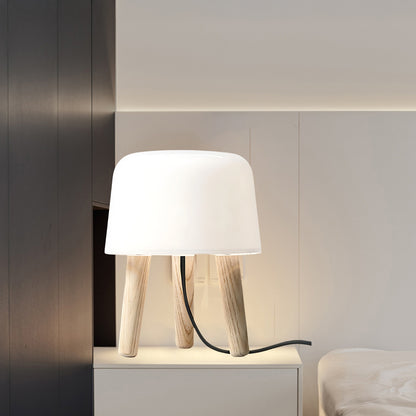 Milk Classic Crystal Table Lamp