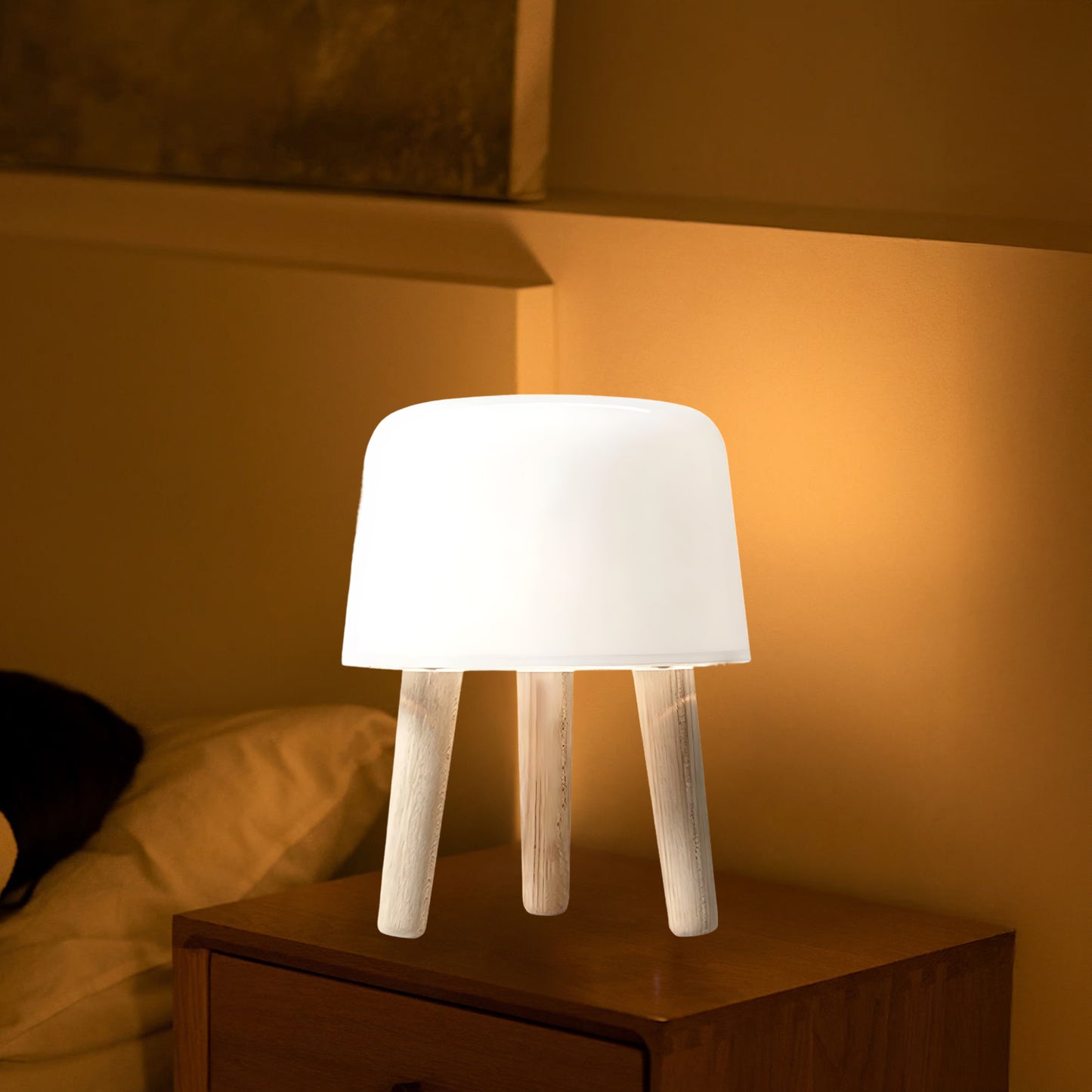 Milk Classic Crystal Table Lamp