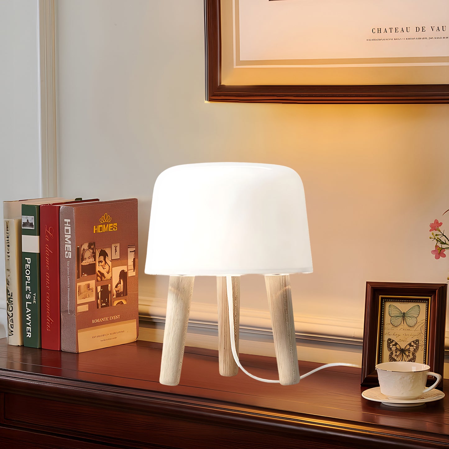 Milk Classic Crystal Table Lamp