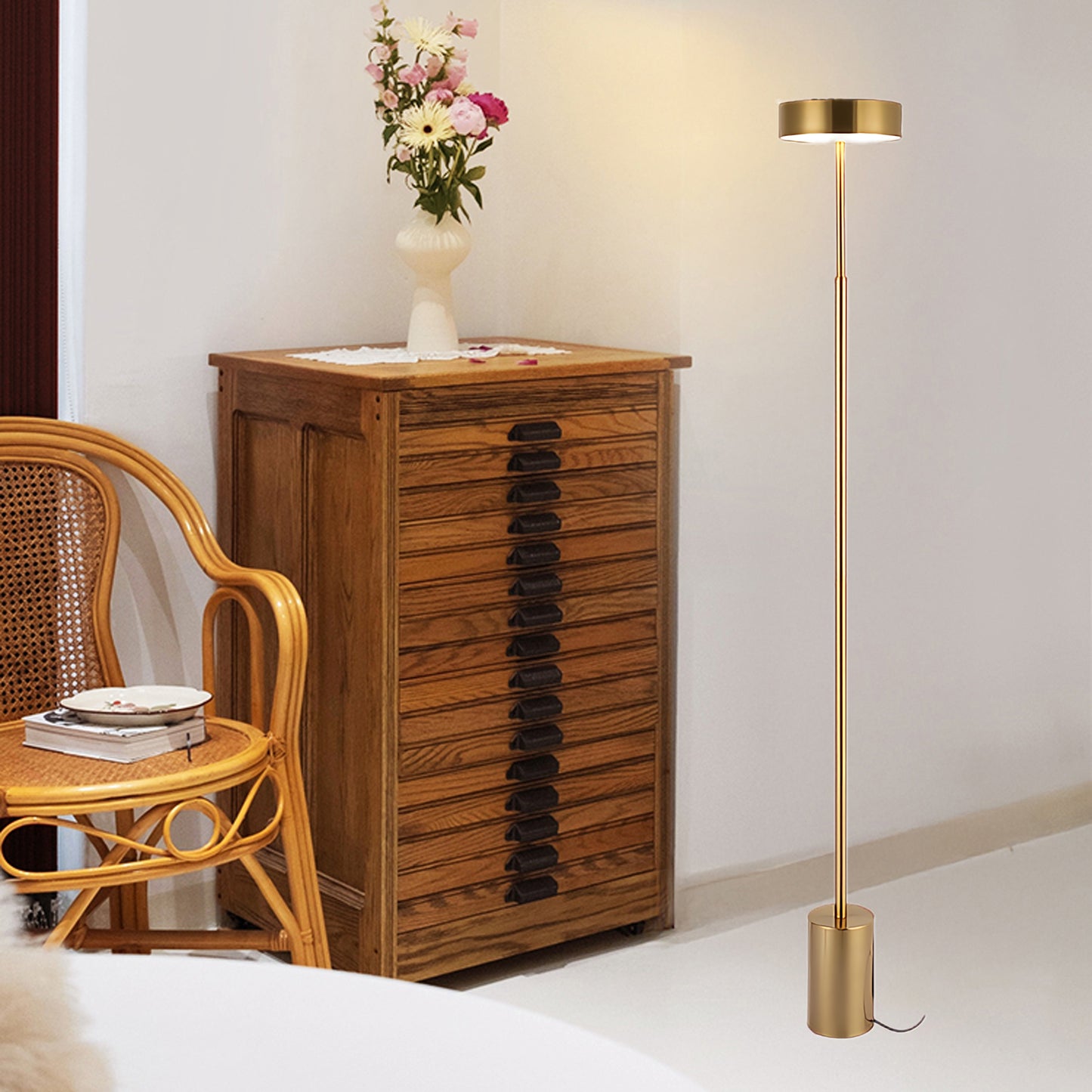 Naya Rotatable Modern Metal Floor Lamp