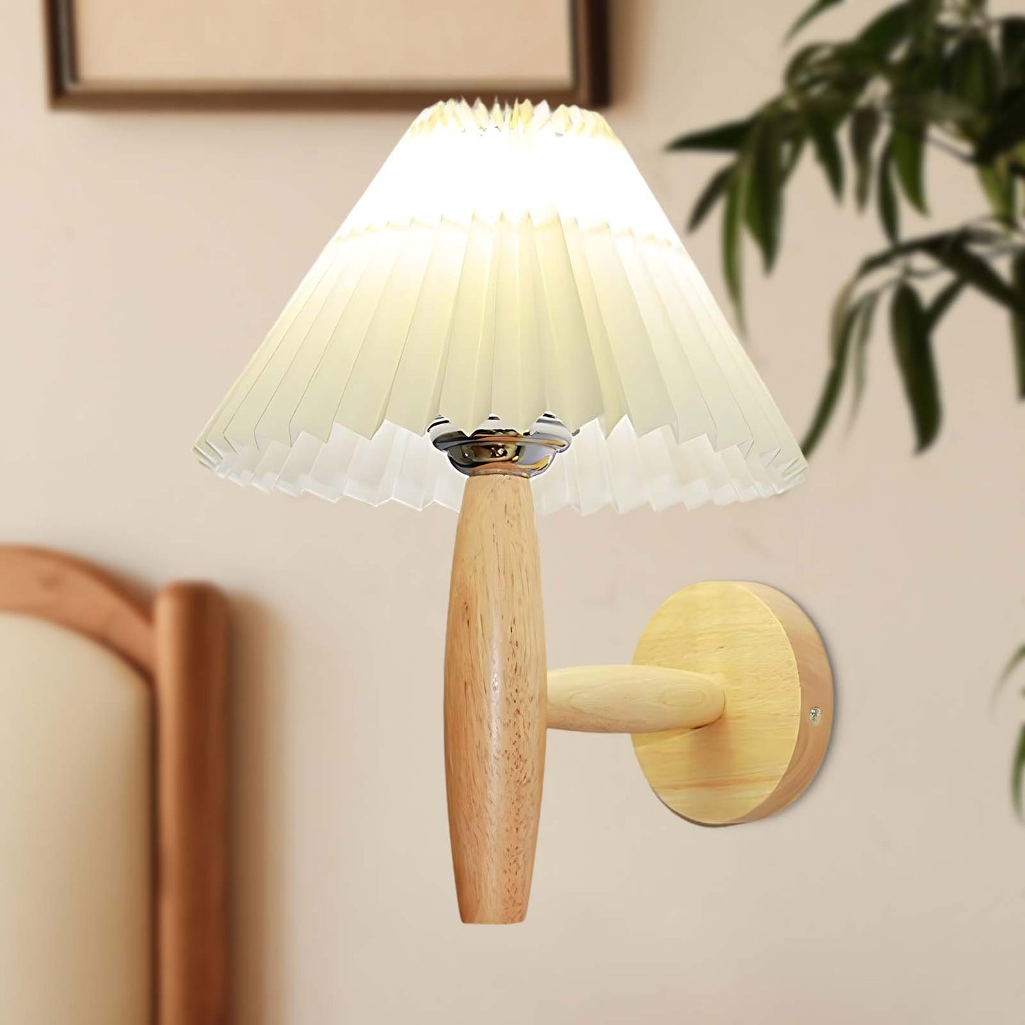 Oak Pleated Classic Wood Wall Light