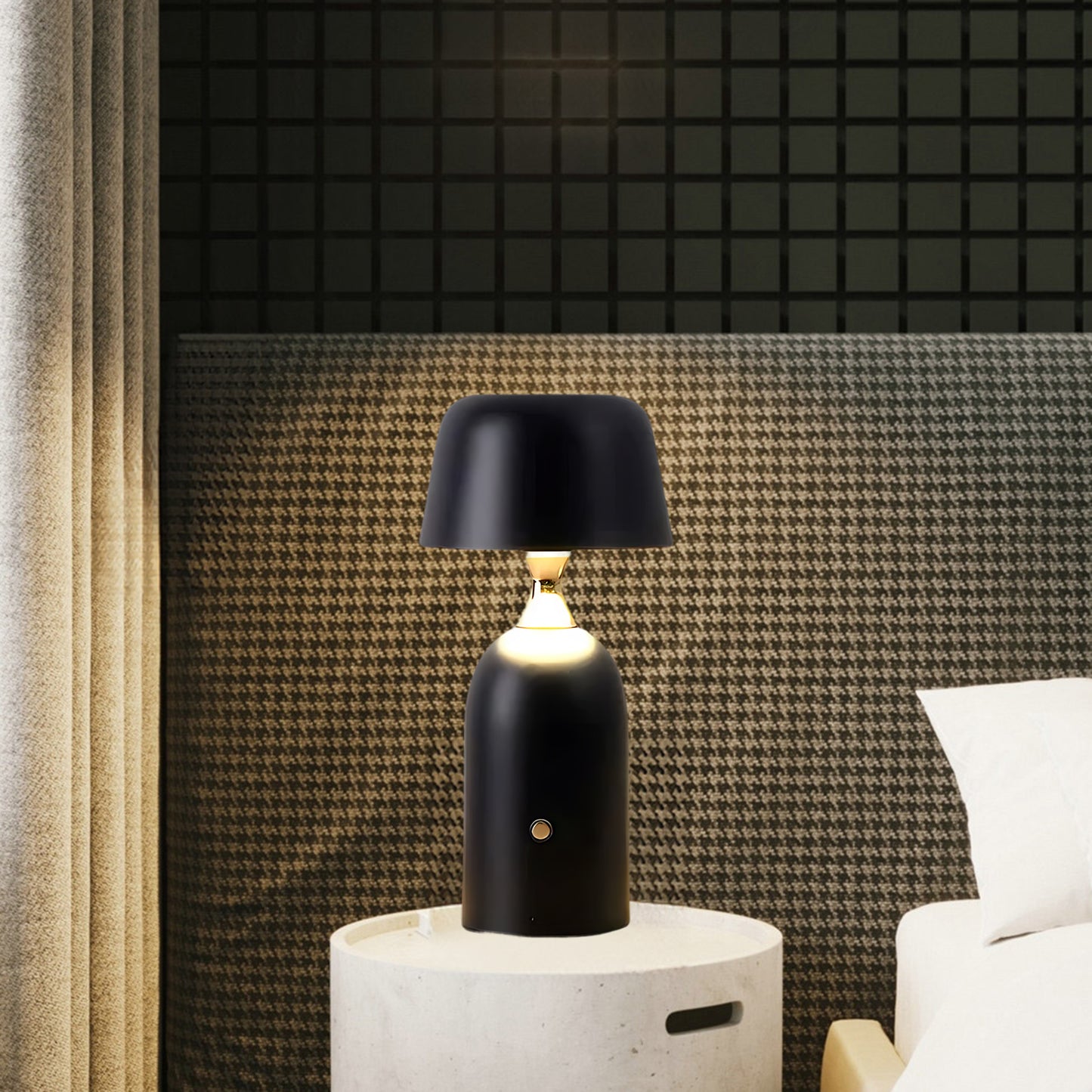 Ouliope Built-in Battery Retro Metal Table Lamp