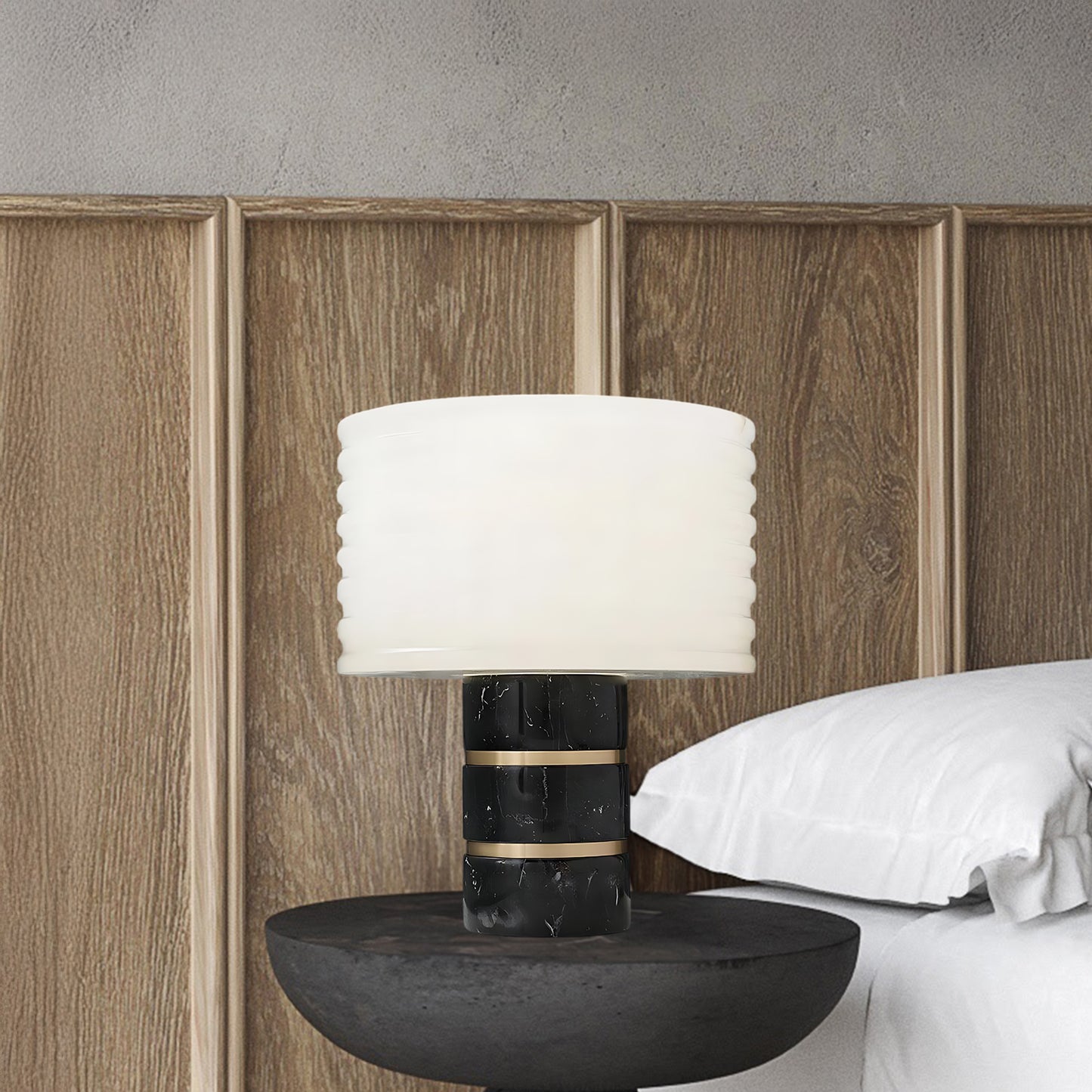 Outela Luxury Brass Table Lamp