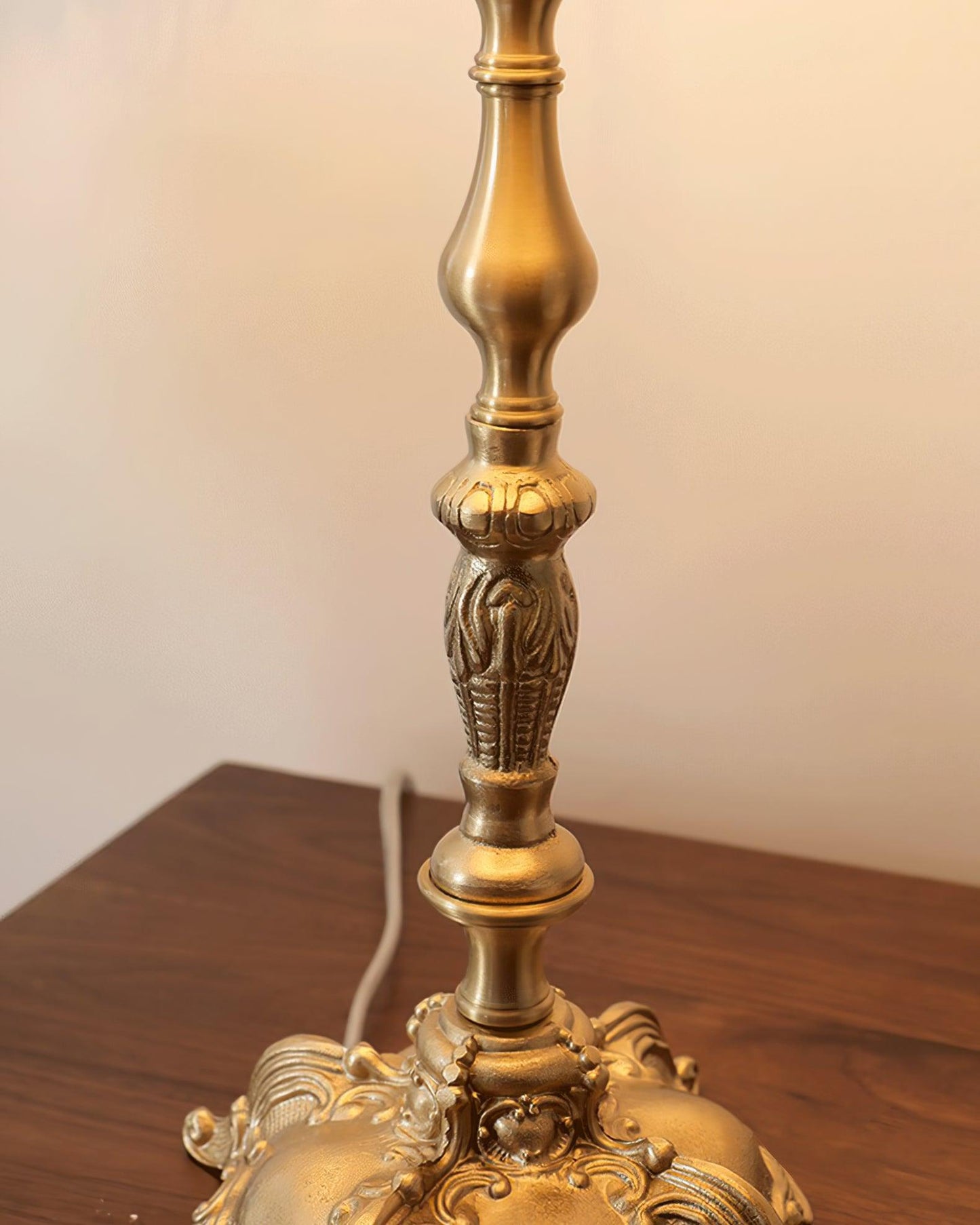 Pantalla Vintage Brass Table Lamp