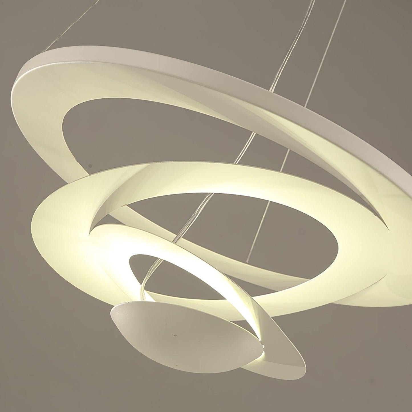 Pirce Contemporary Aluminum Pendant Lamp