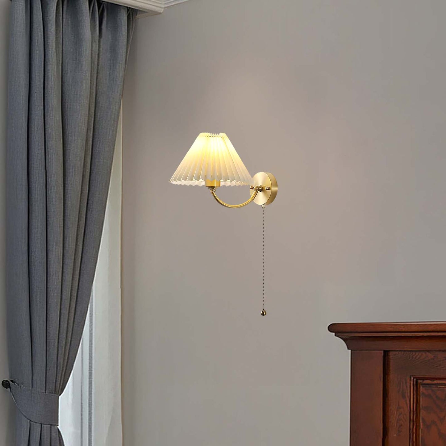 Pleated Minimalist Brass Wall Lamp