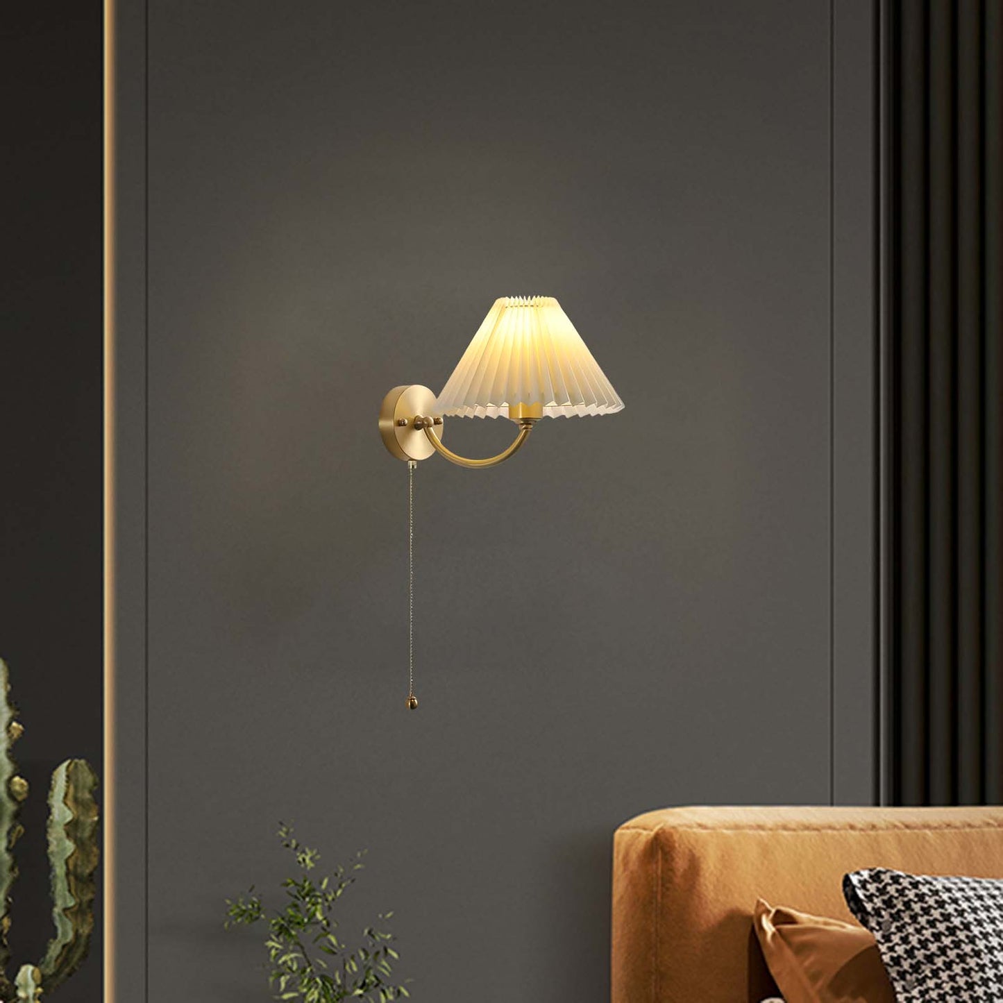 Pleated Minimalist Brass Wall Lamp